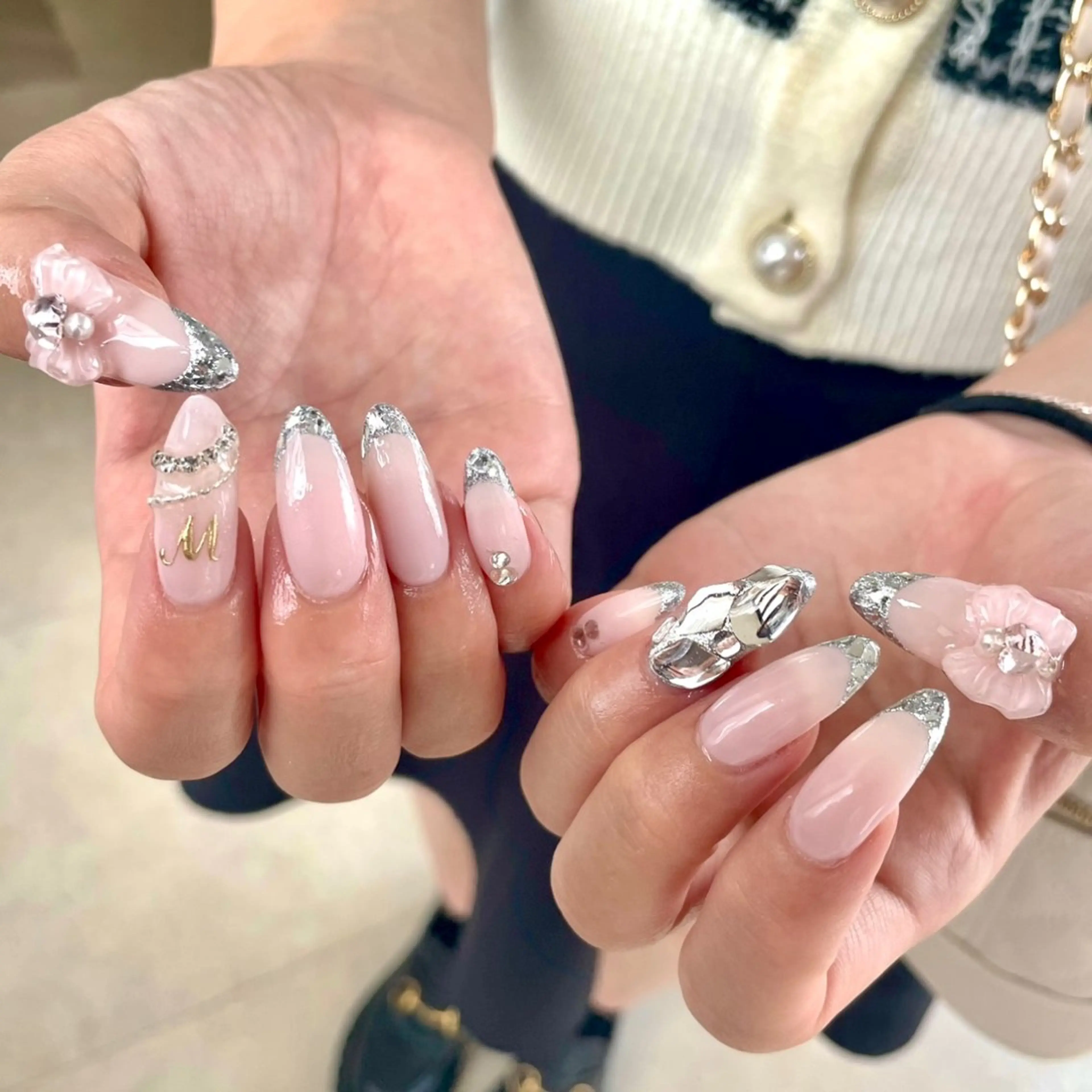 ロング m kaori𓃟のネイルデザイン