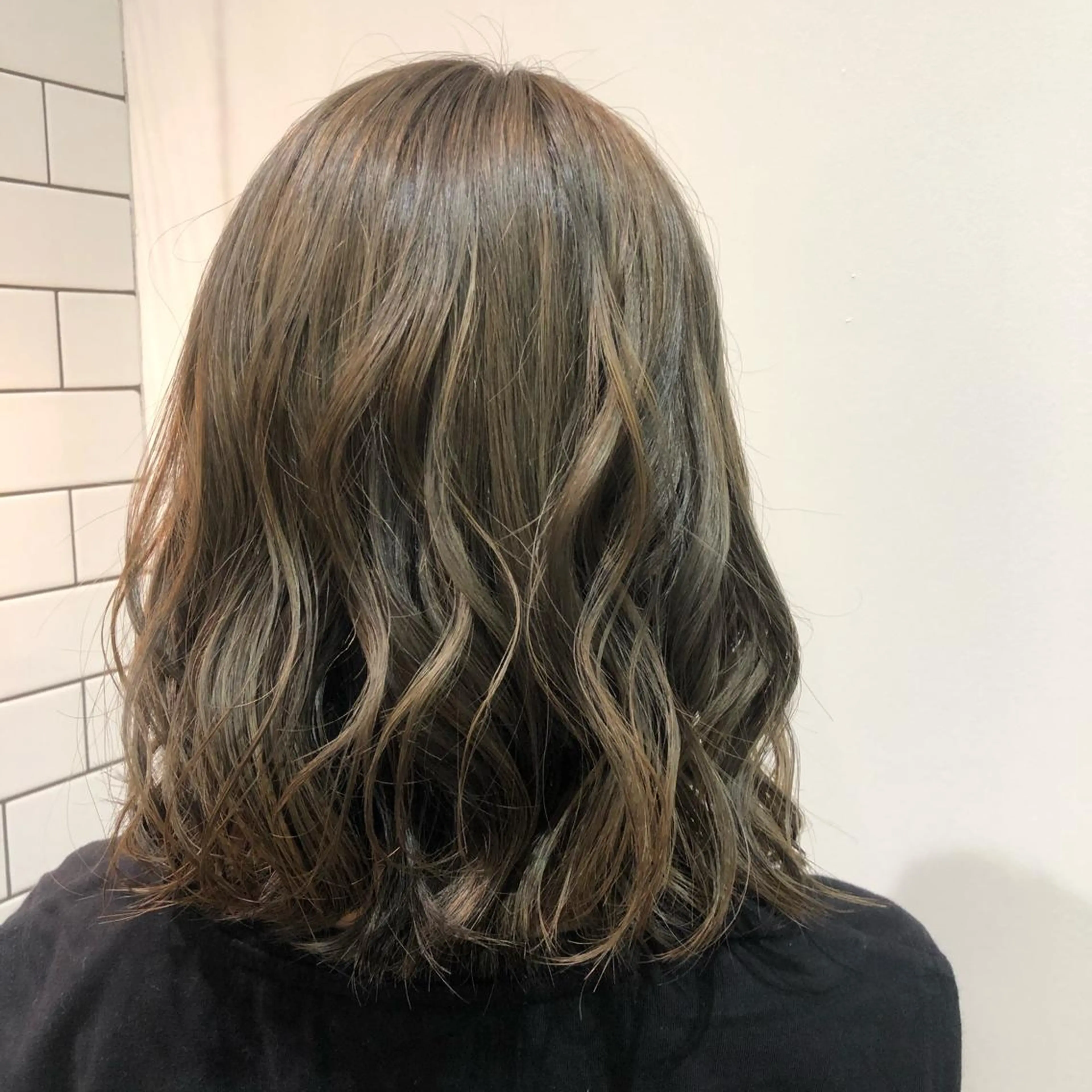 ミディアム カラー ベージュカラー ブリーチ レイヤー/お顔まわり 暖色カラー🍑Amiのヘアスタイル