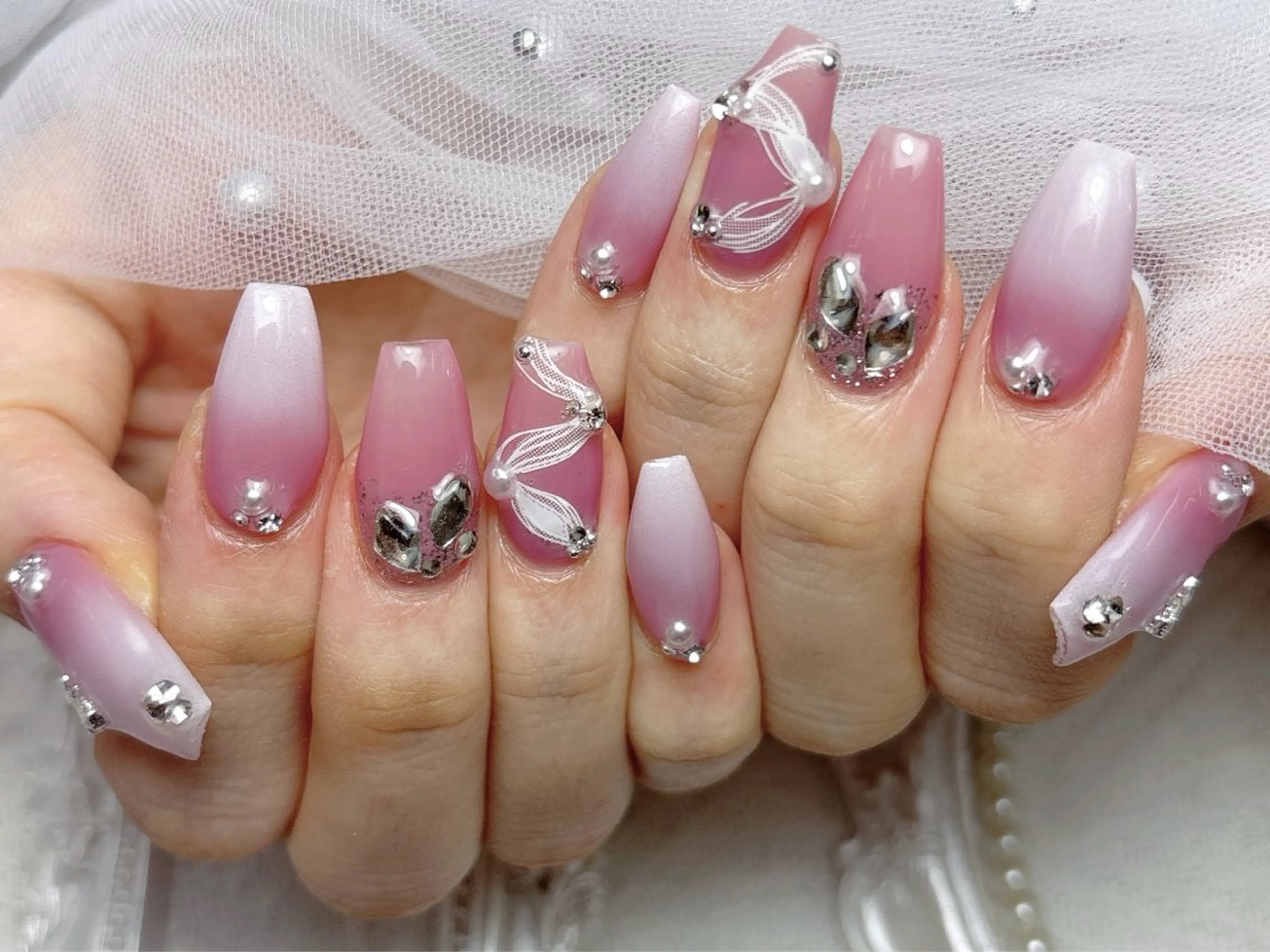 ネイル ジェルネイル 韓国ネイル マグネットネイル 持ち込み ワンカラーネイル ハンドネイル ハンドケア R1🎀Nail💕 池袋東口店のネイルデザイン
