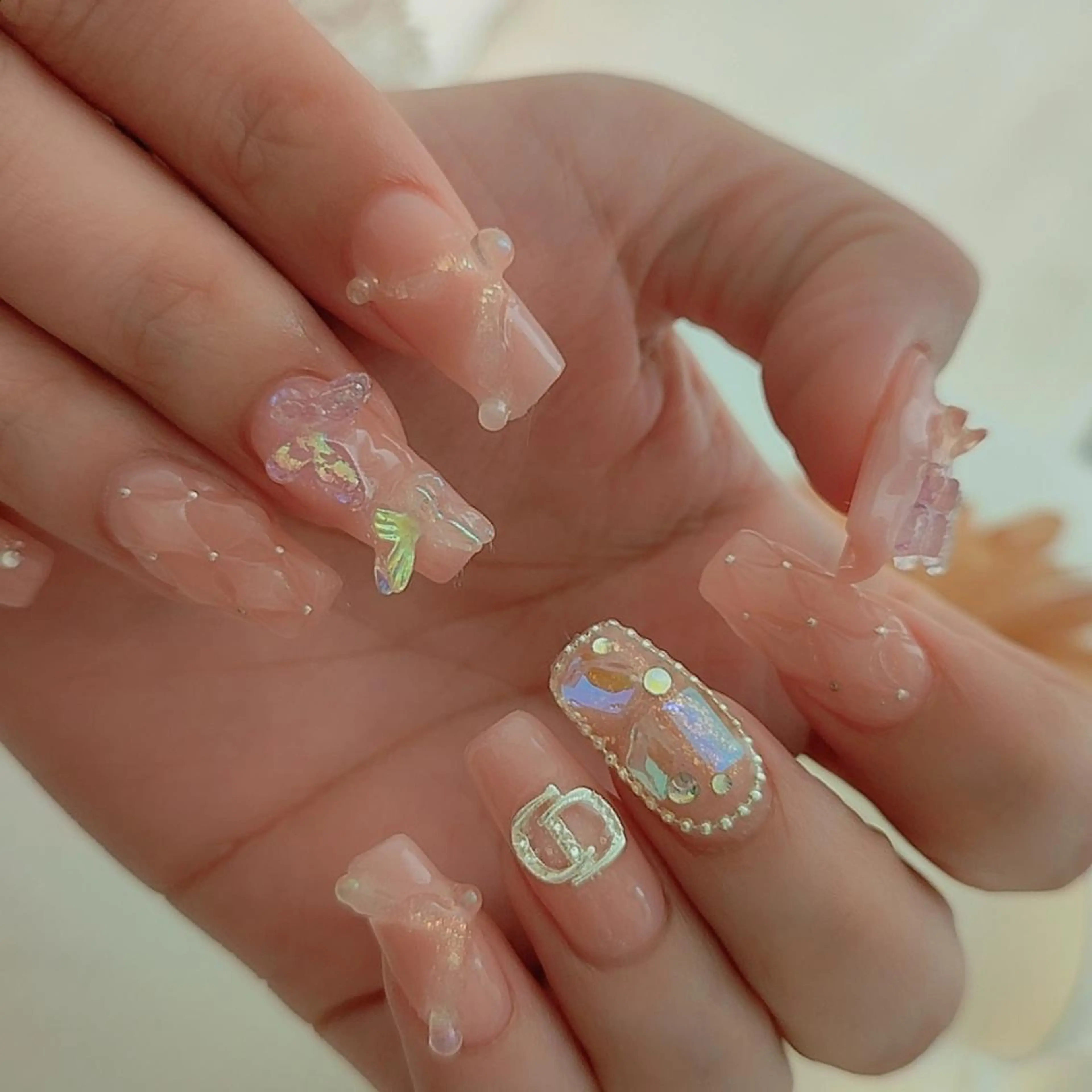 ネイル ハンドネイル RUNWAY 　　の眉毛・アイブロウイメージ