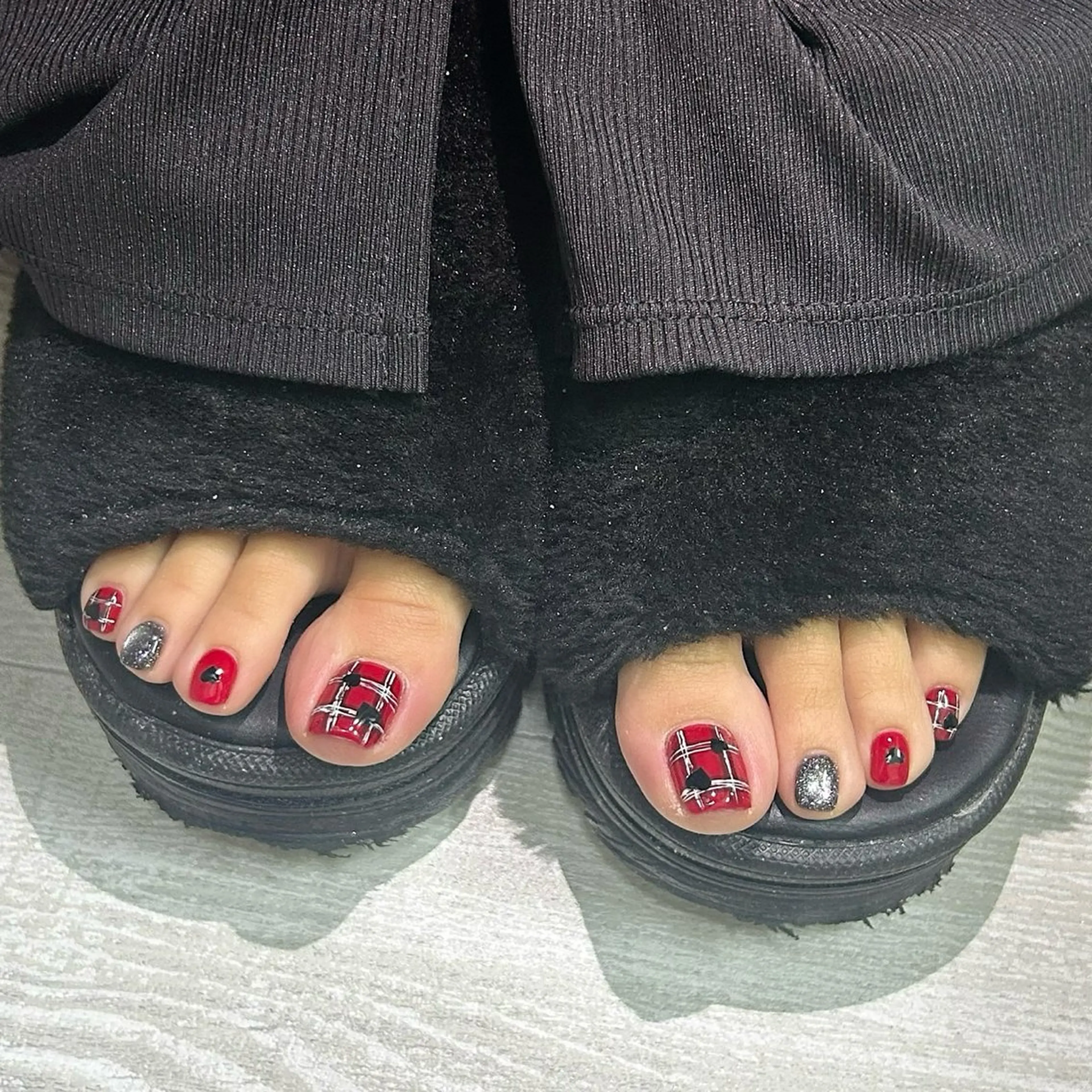 ネイル 赤色 ハンドネイル Bianca🎀 ONODERAのネイルデザイン