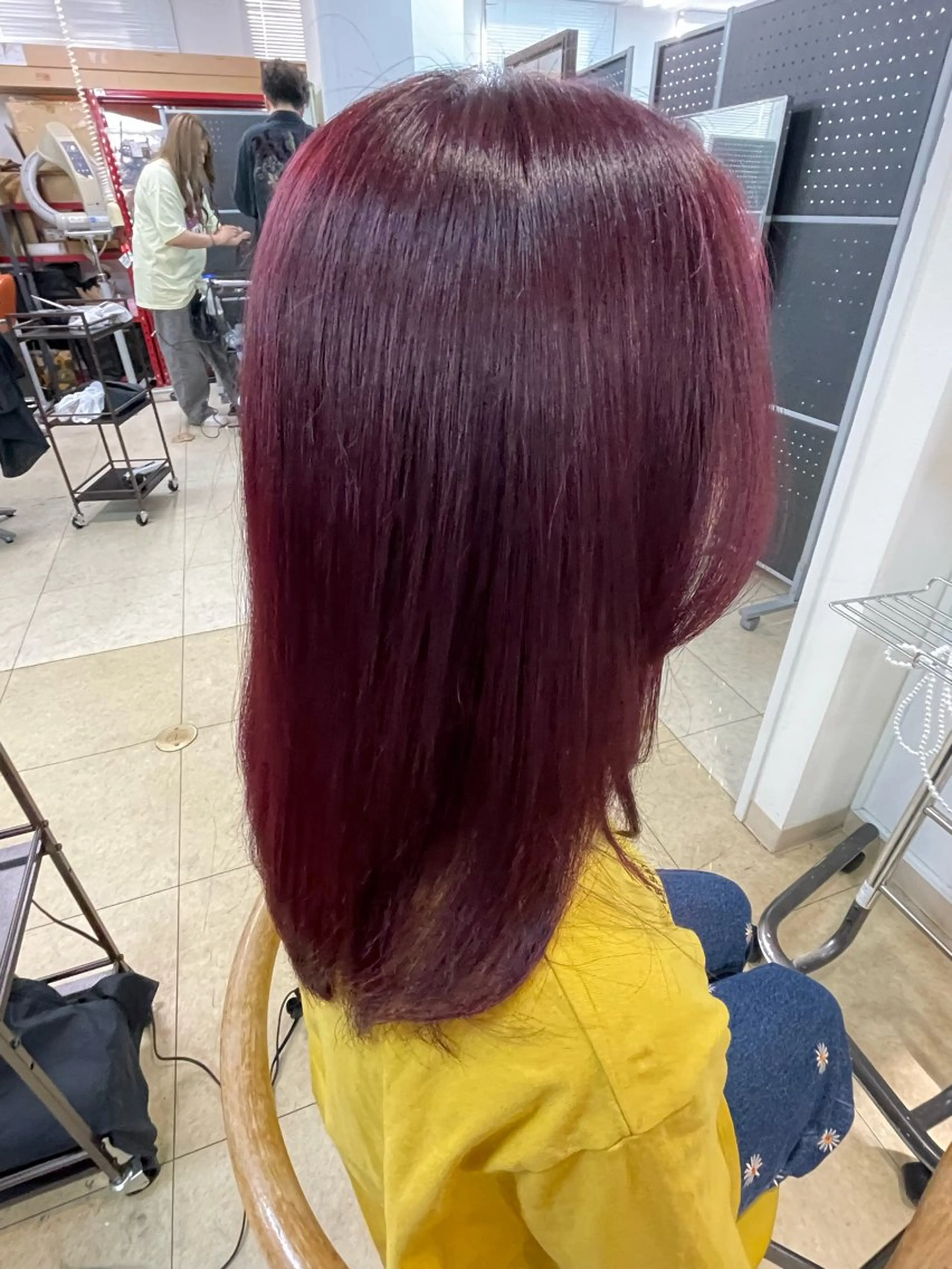 セミロング カラー 🌈透明感カラー 韓国 ミライ🇰🇷のヘアスタイル