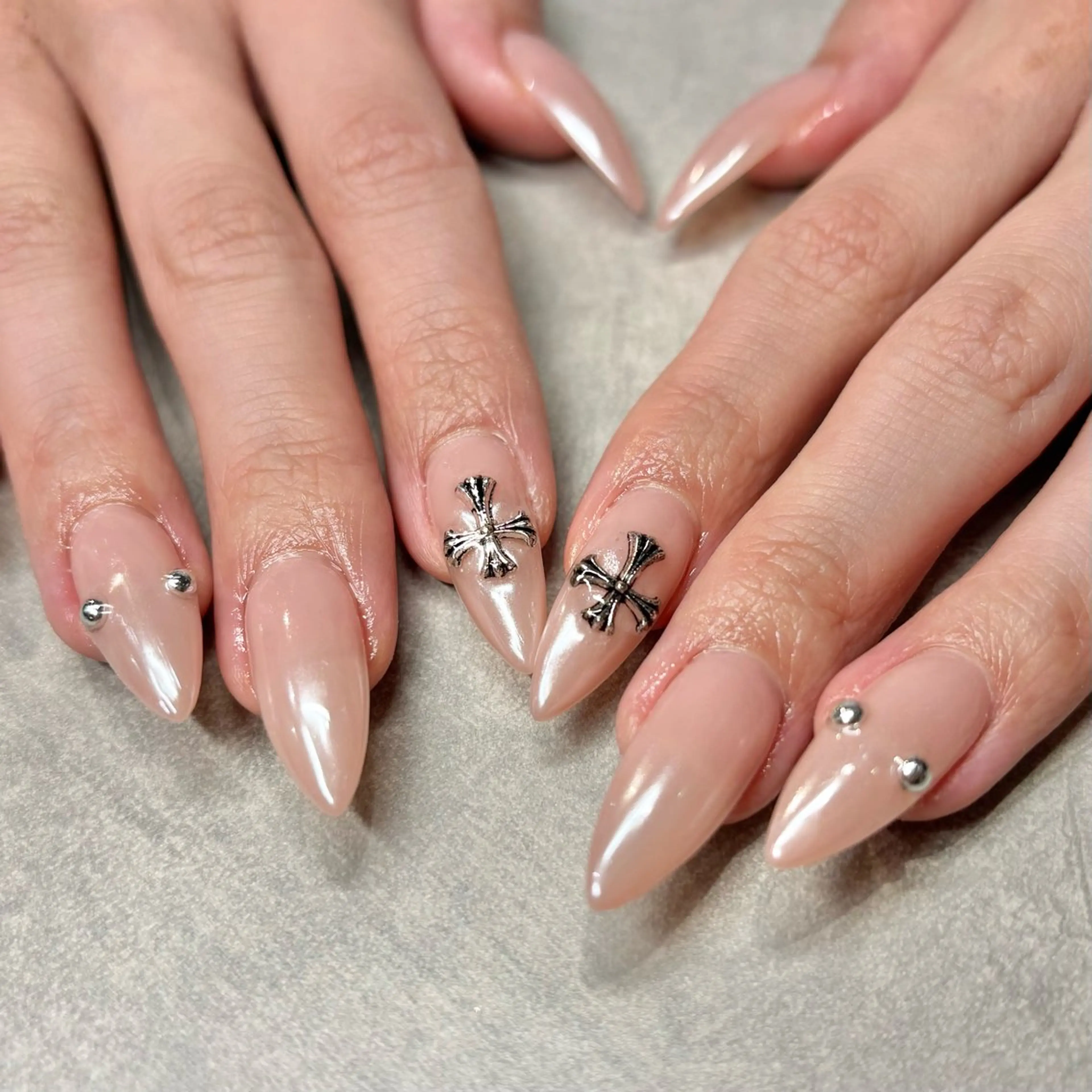 ネイル グラデーション ミラーネイル ホワイト ハンドネイル joieange sakuraのネイルデザイン