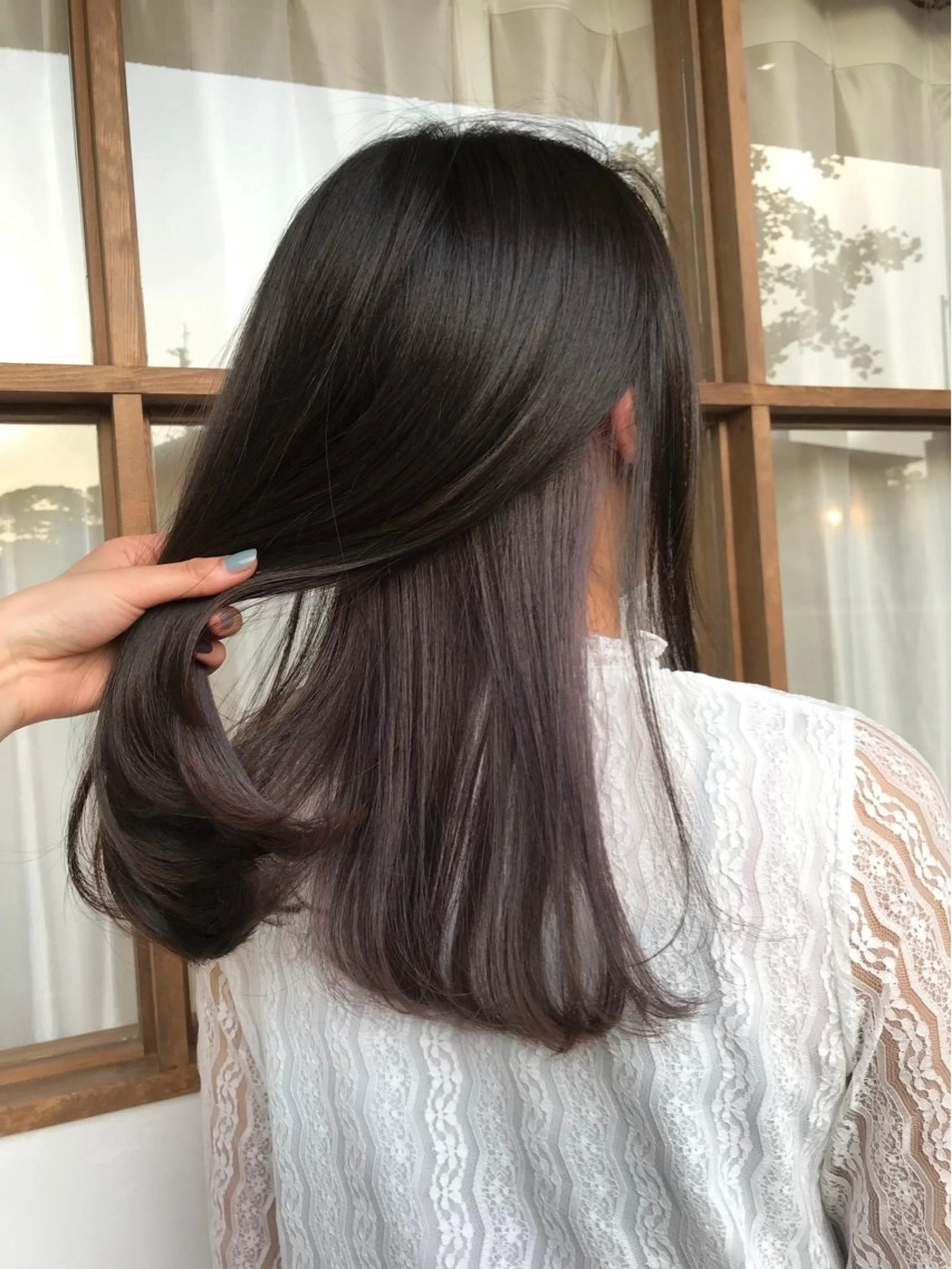 カラー 吉村 芽咲のヘアスタイル