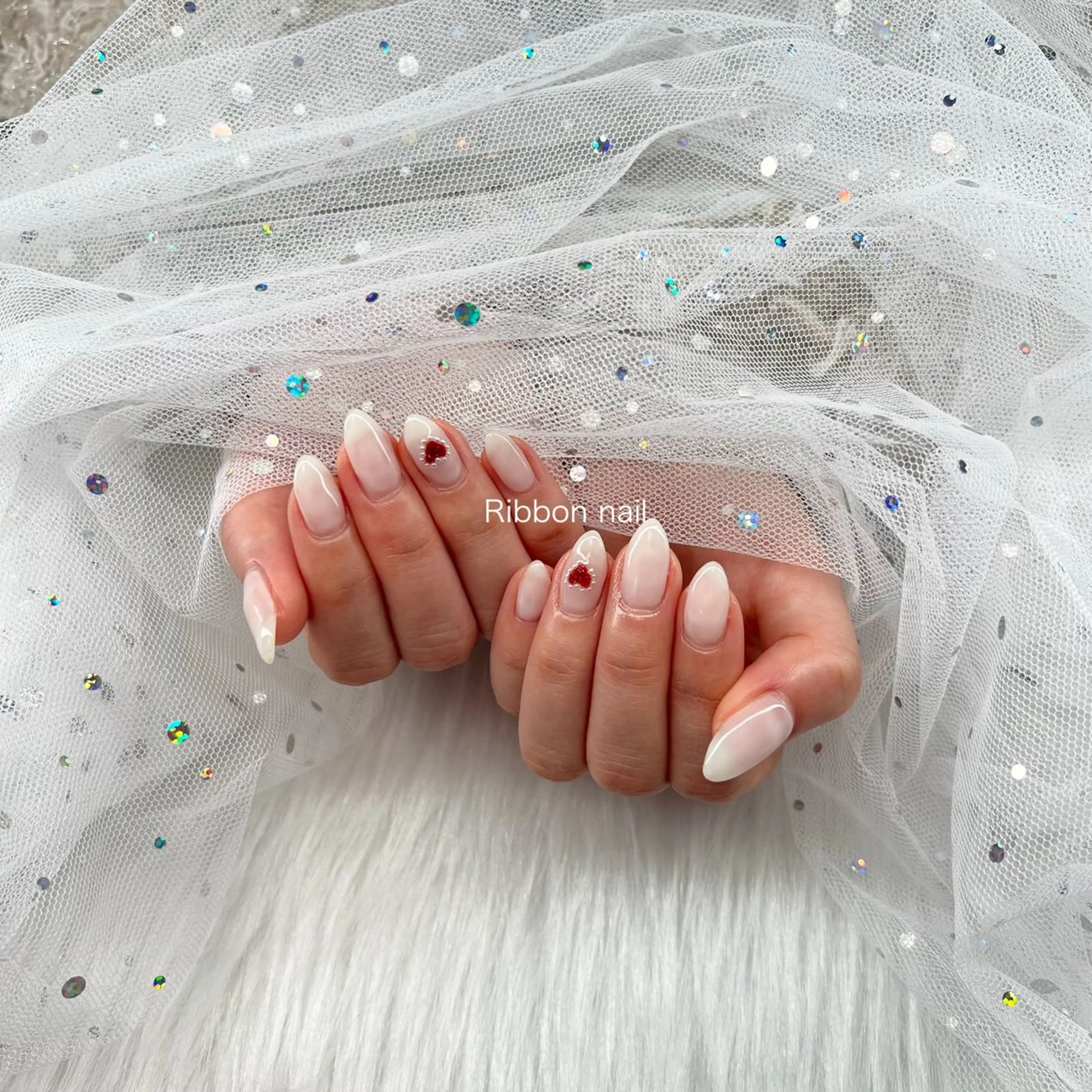 ネイル ハート ワンカラーネイル ホワイト Nail Ambra 天王寺店所属・Nail Ambra fusaのネイルデザイン