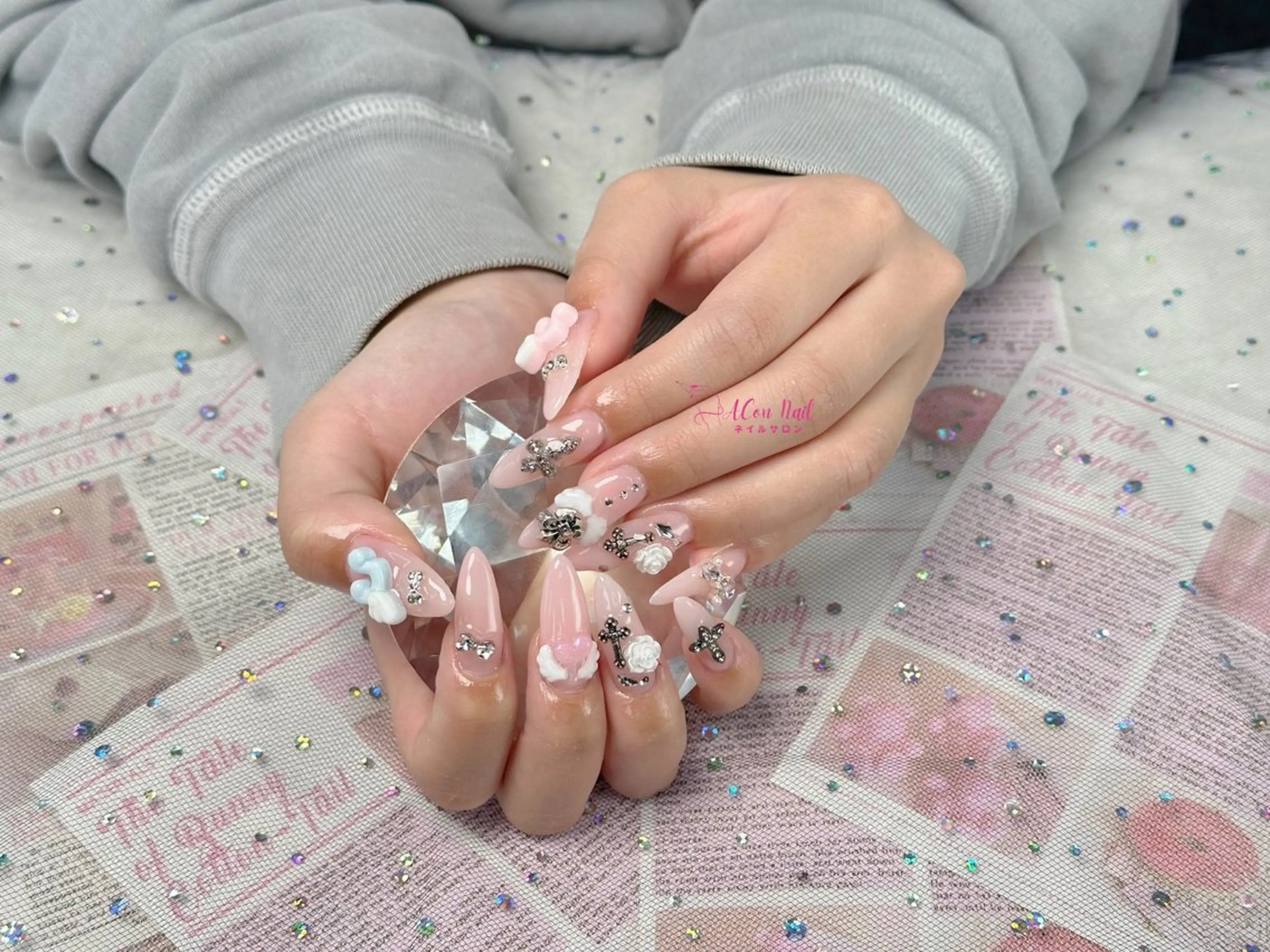 ネイル 桜ネイル 長さ出し フラワーネイル フレンチネイル ジェルネイル ハンドネイル AConNailSalon所属・ACon NailSalonのネイルデザイン