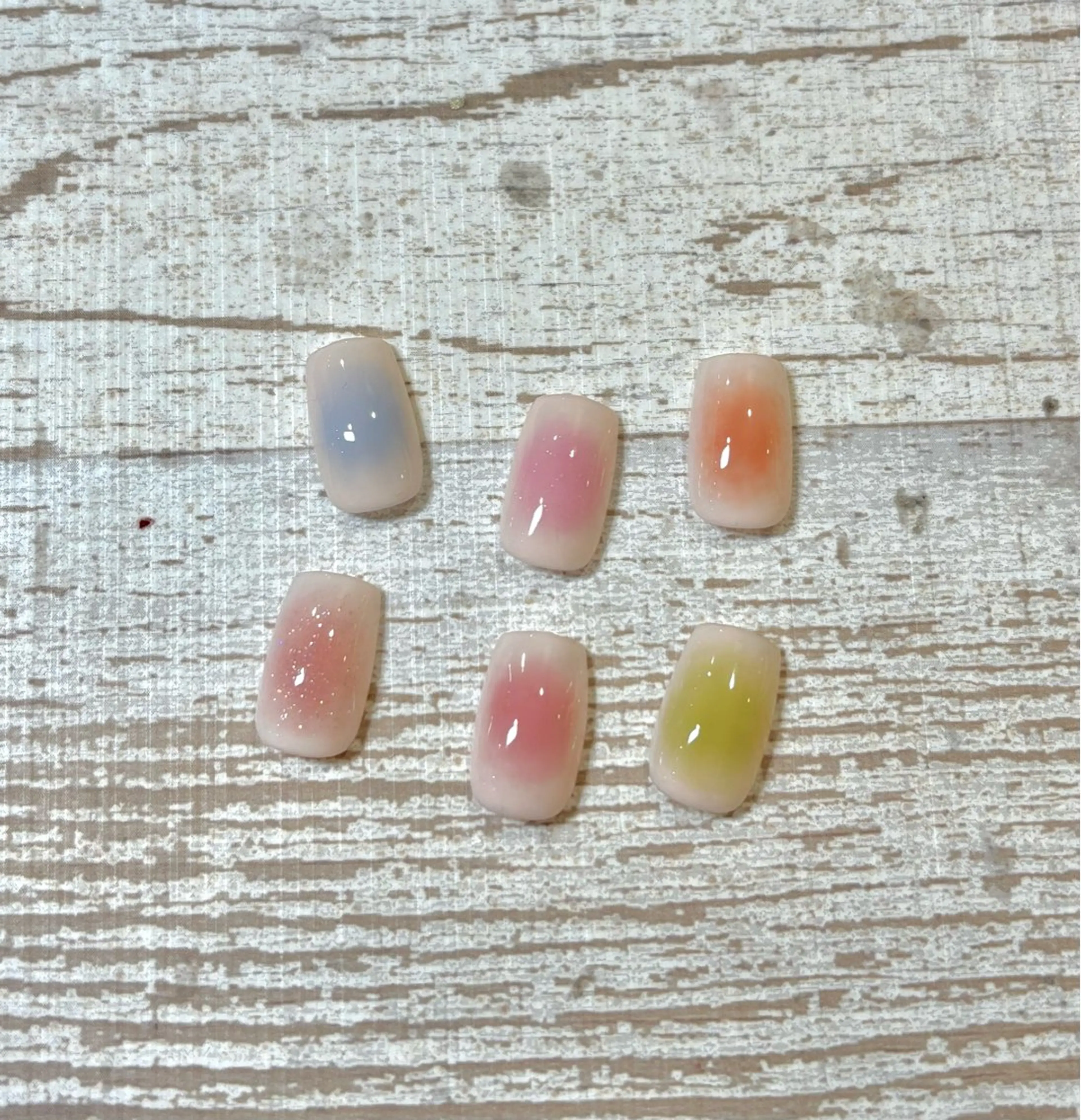 ネイル チークネイル ハンドネイル 横田 菜月のネイルデザイン