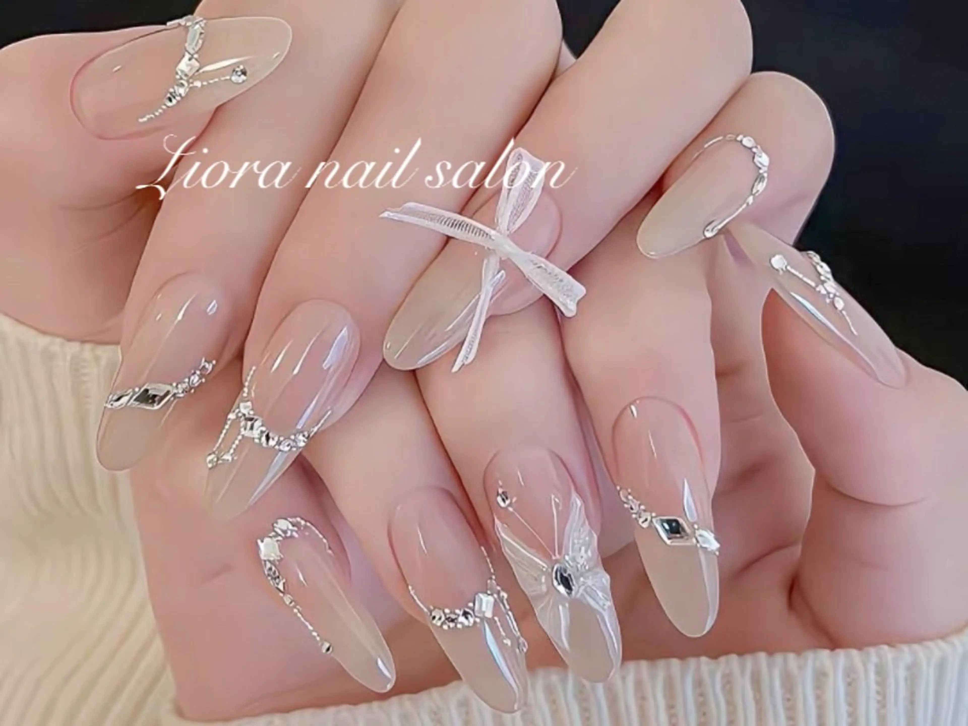 ネイル フレンチネイル ジェルネイル ガーリー グラデーション キラキラネイル ハンドネイル Liora nail 1のネイルデザイン