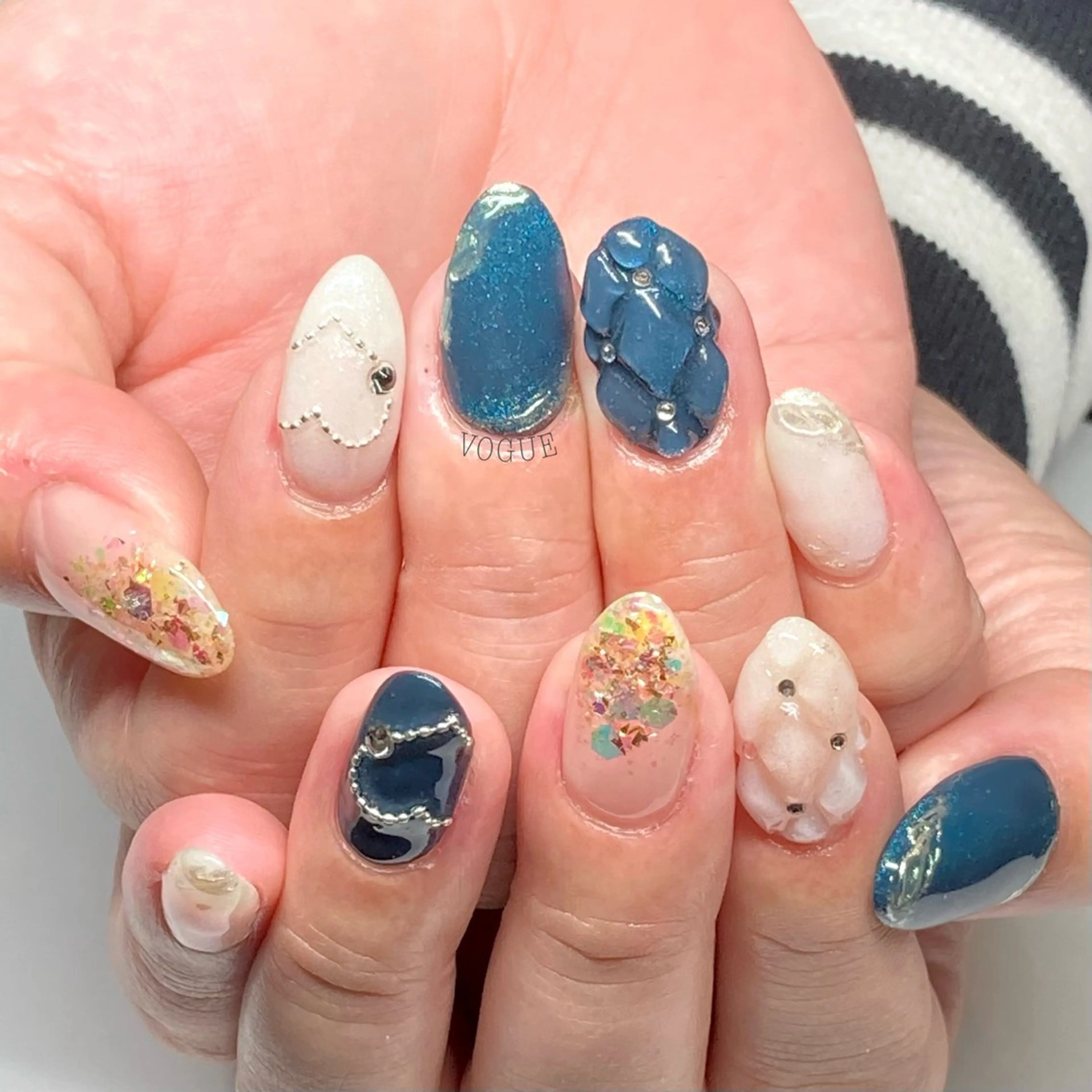 ネイル ハンドネイル VOGUE ×SWANのネイルデザイン