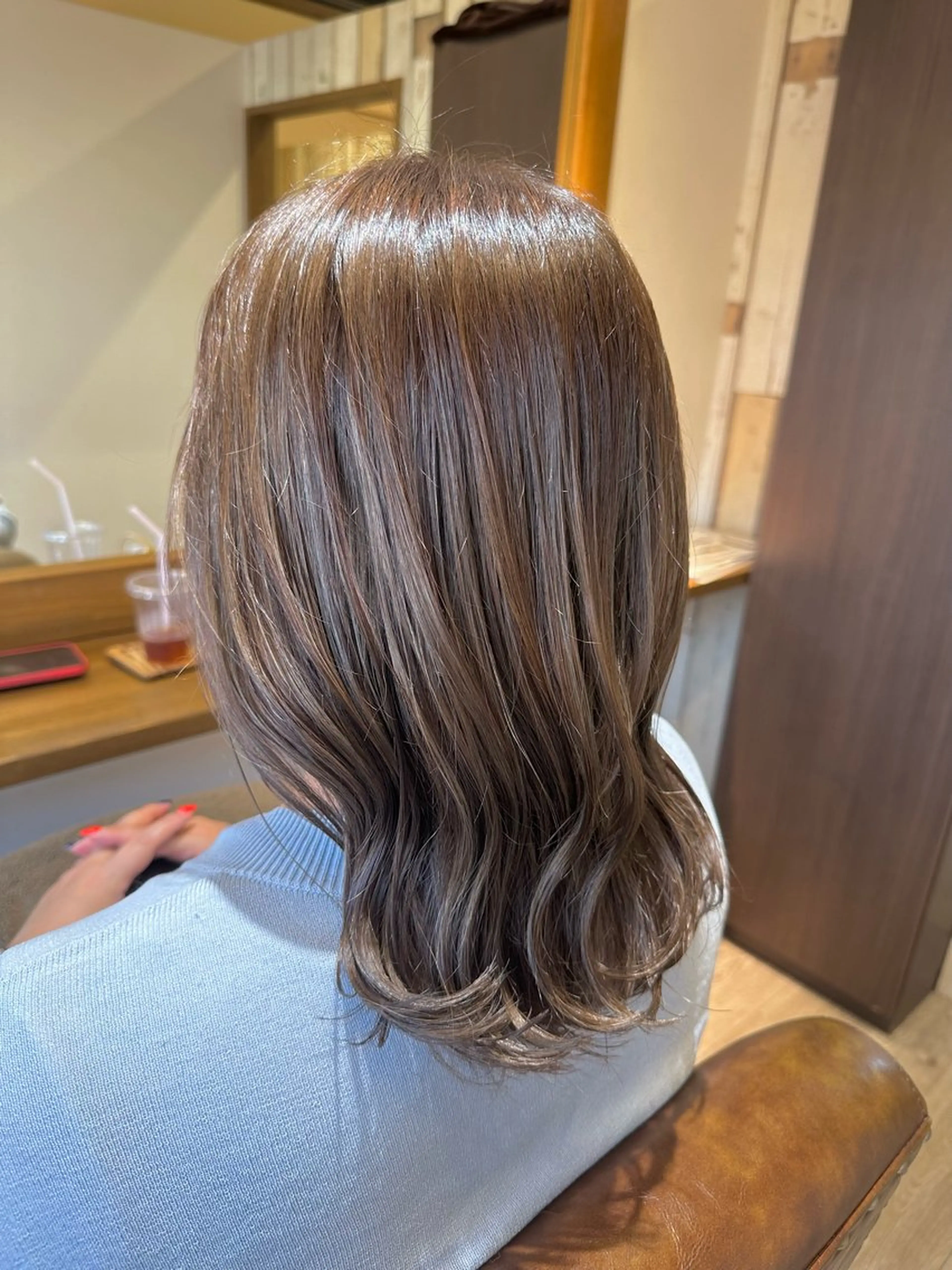 ミディアム ハイライト ヘアカラー 佐藤  真依のその他イメージ