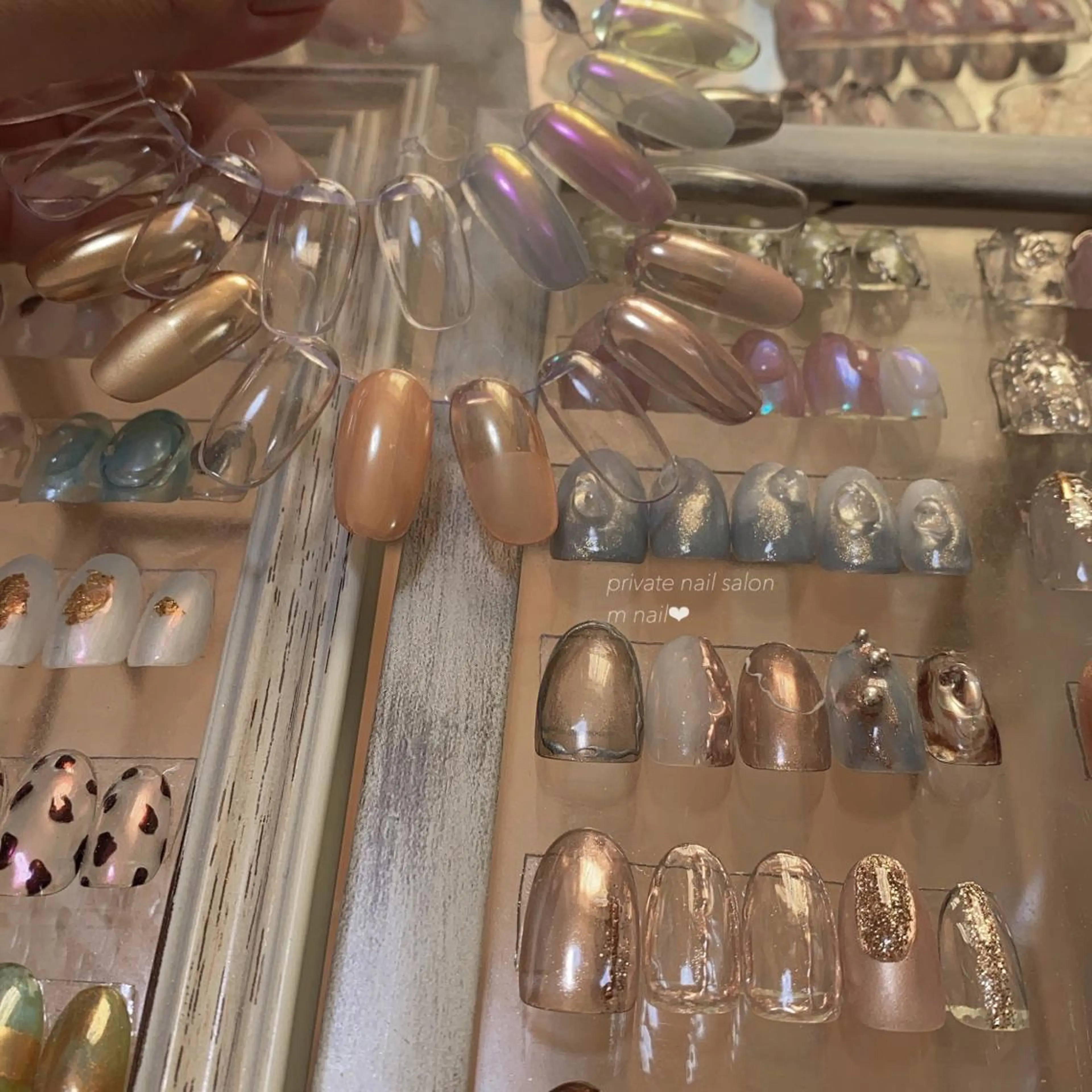 ネイル ミラーネイル ハンドネイル 小河原 舞のネイルデザイン