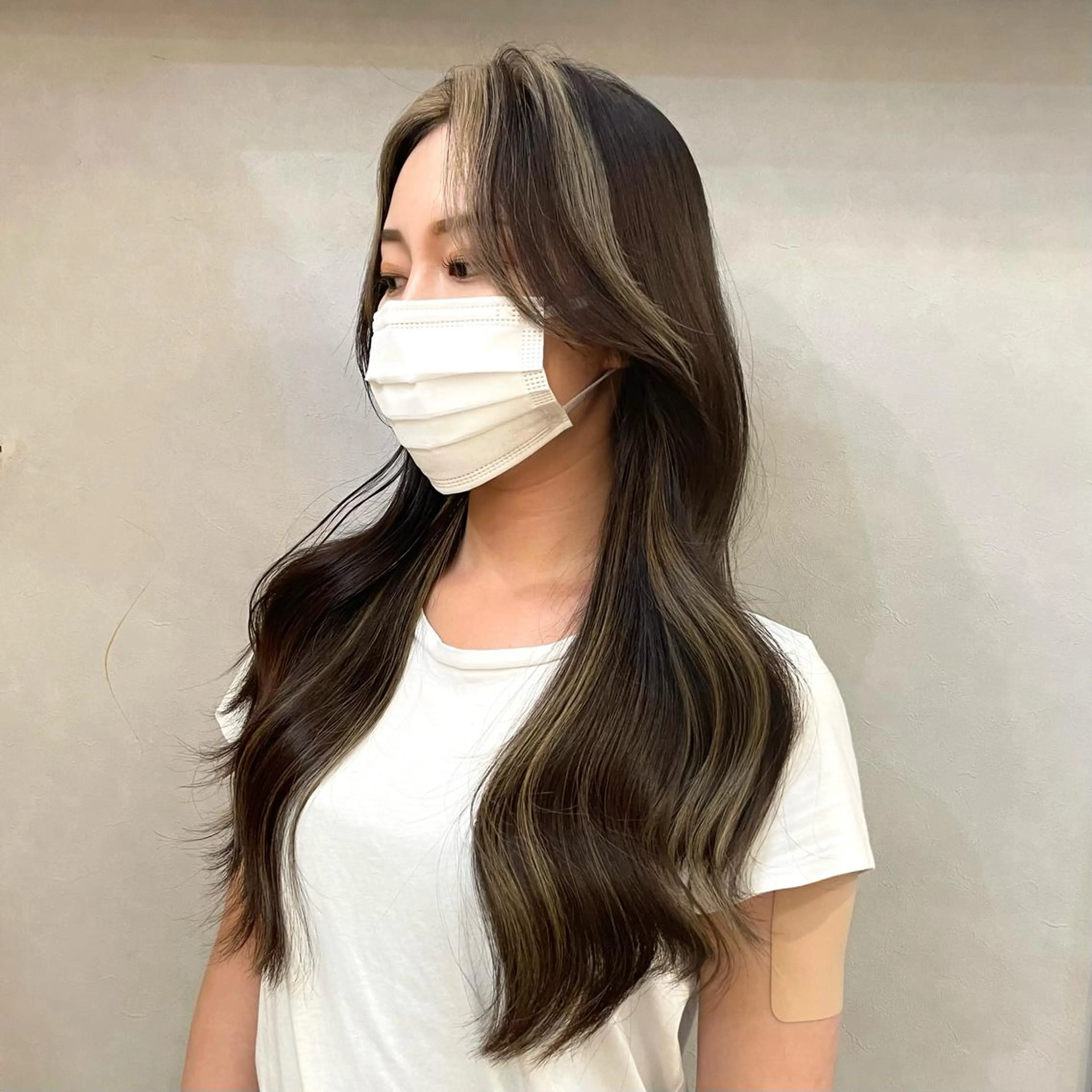 セミロング カラー SALOWIN 新宿三丁目EAST所属・韓国レイヤー🇰🇷 layercut✂️のヘアスタイル