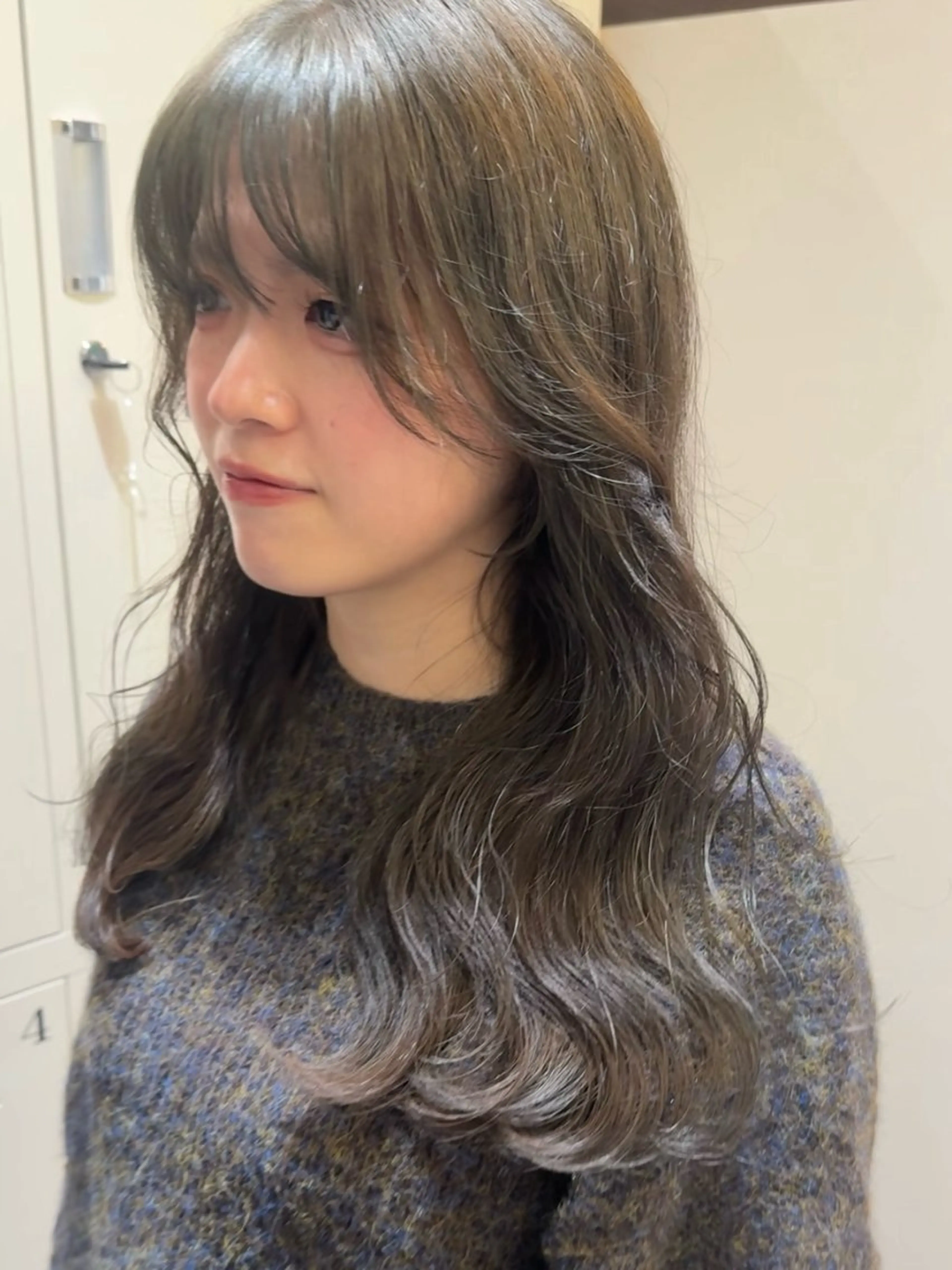 ロング カラー ベージュカラー オリーブベージュ ヘアカラー トリートメント Rem所属・透明感×レイヤー 【梅田】KANONのヘアスタイル