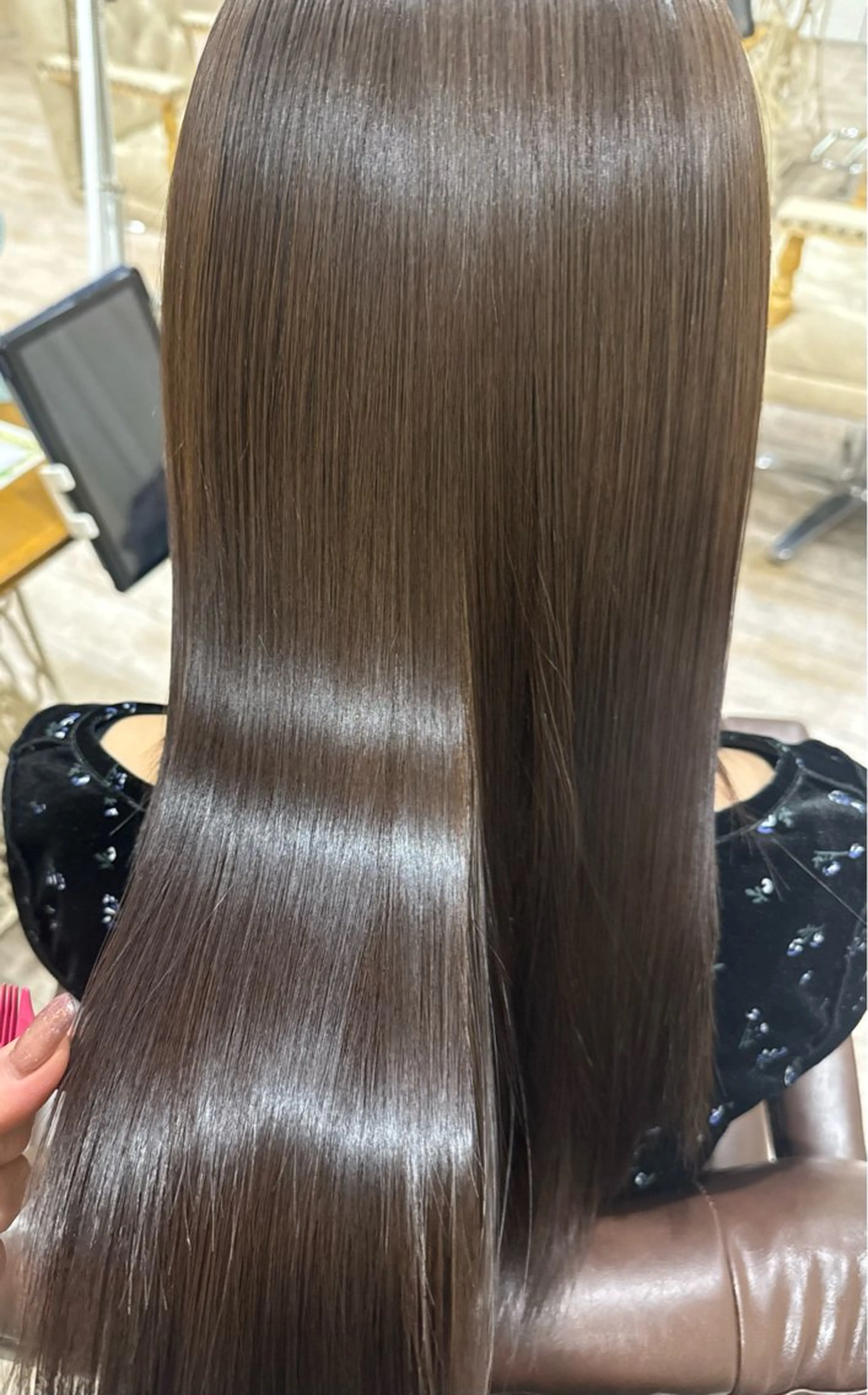 ロング カラー ヘアカラー 岡田 梨紗のヘアスタイル