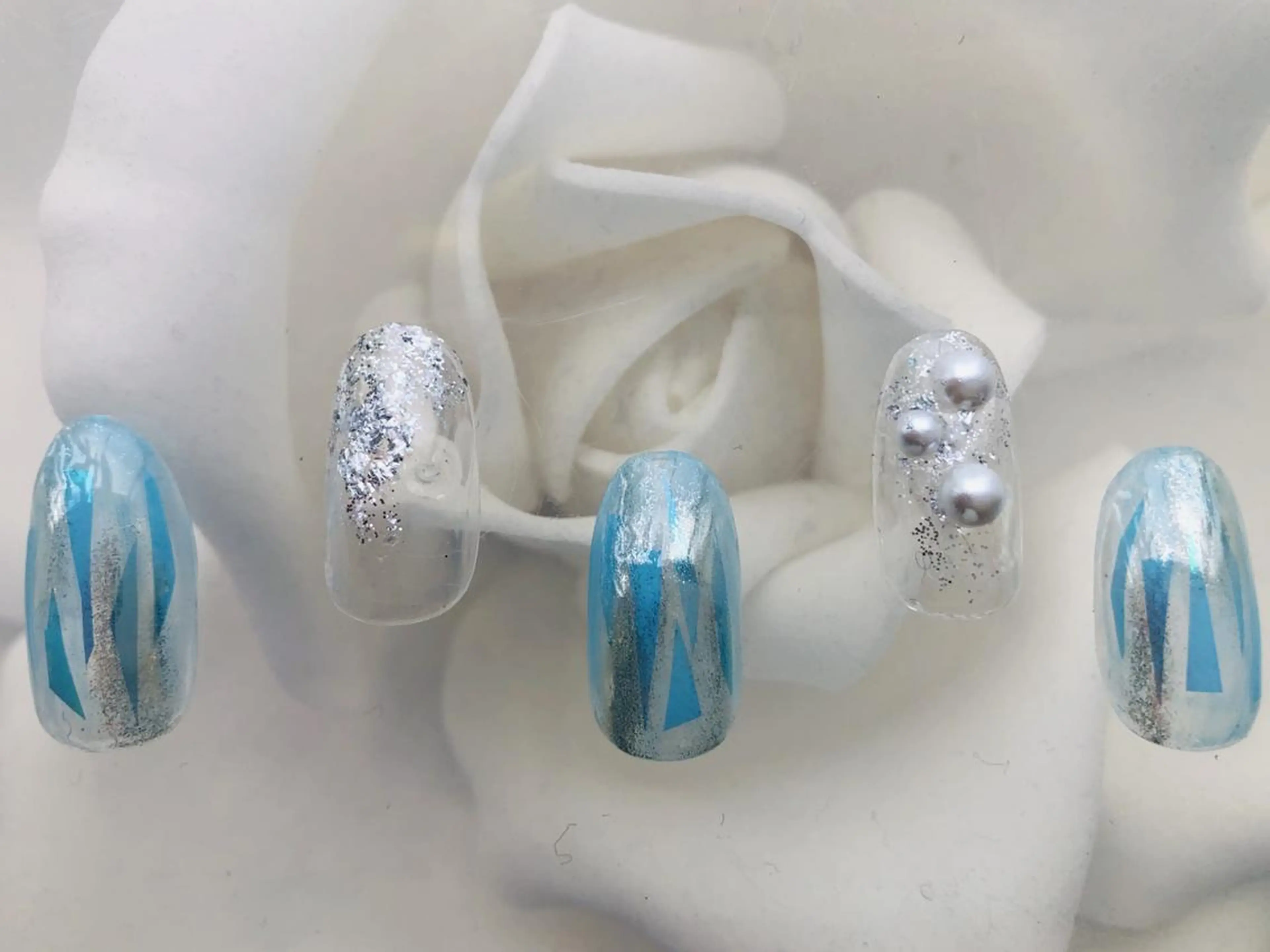 ネイル 【尾下】 ロイヤル•セラピストのネイルデザイン