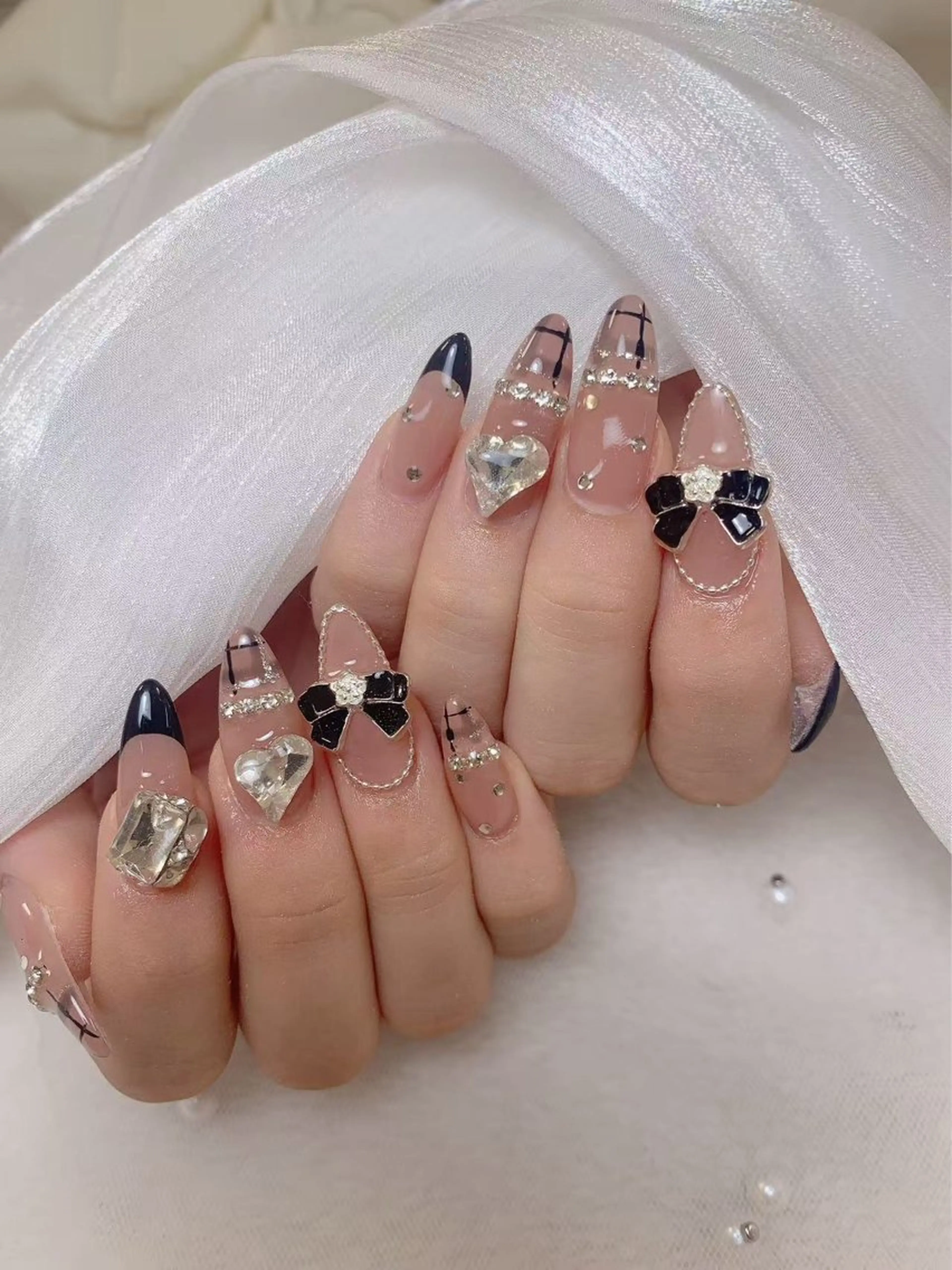 ネイル 持ち込み Amina nail salonのネイルデザイン