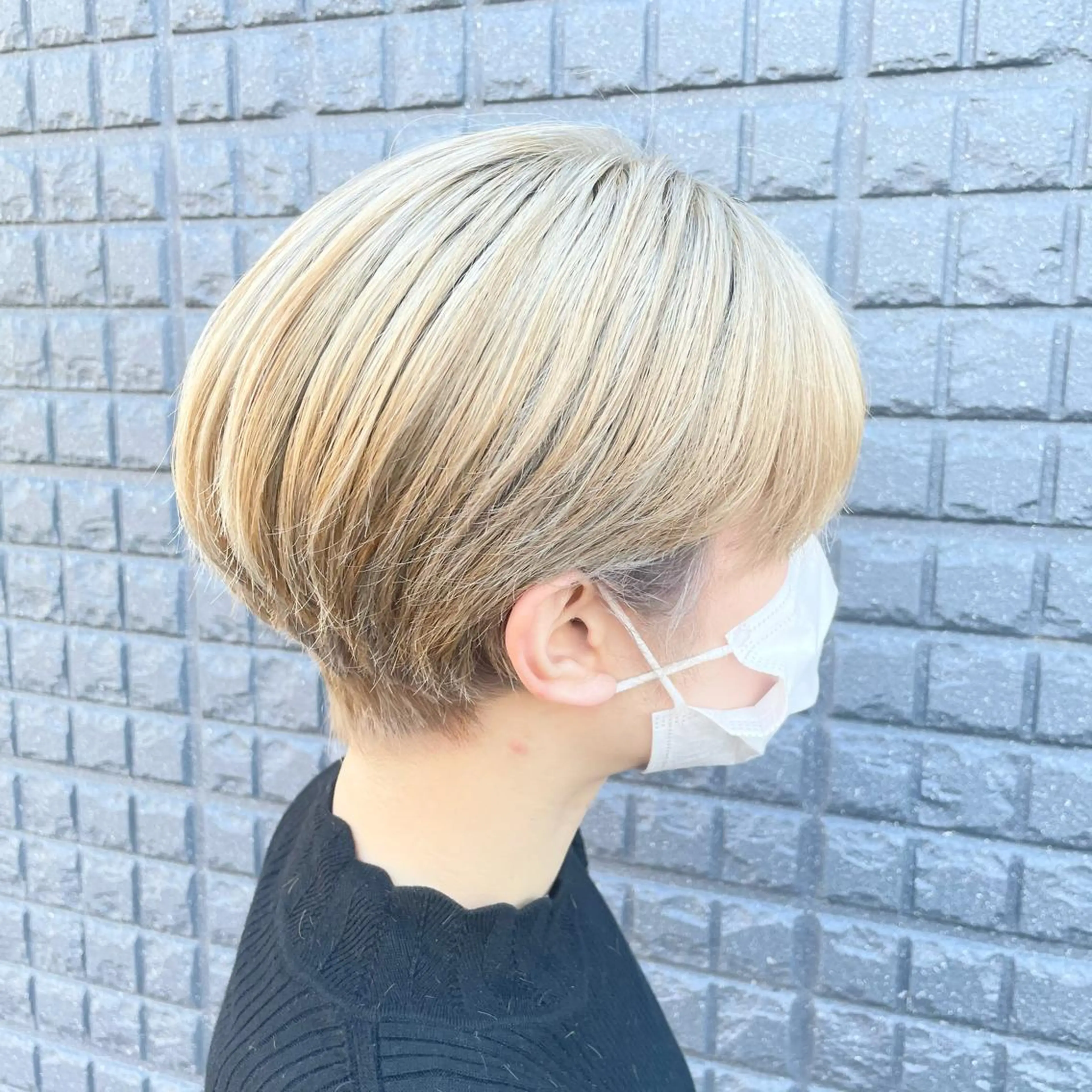 ショート カラー アッシュ ベージュカラー 透明感カラー ハイライトカラー ハイトーンカラー La vielle所属・La vielle 西峠のヘアスタイル