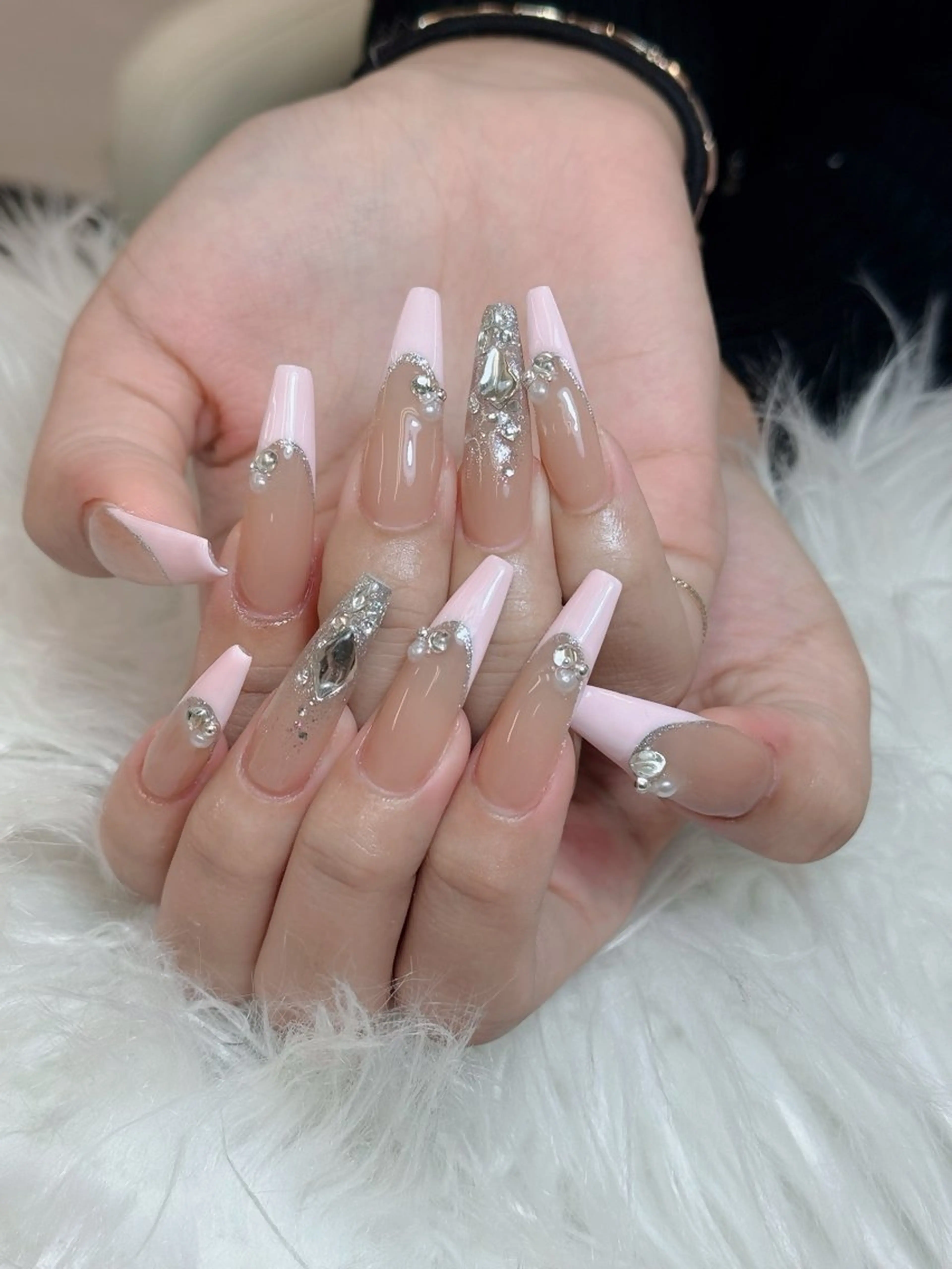 ネイル オーロラネイル チークネイル フットネイル フレンチネイル 韓国ネイル Lumi Nail 新大久保3‘のネイルデザイン