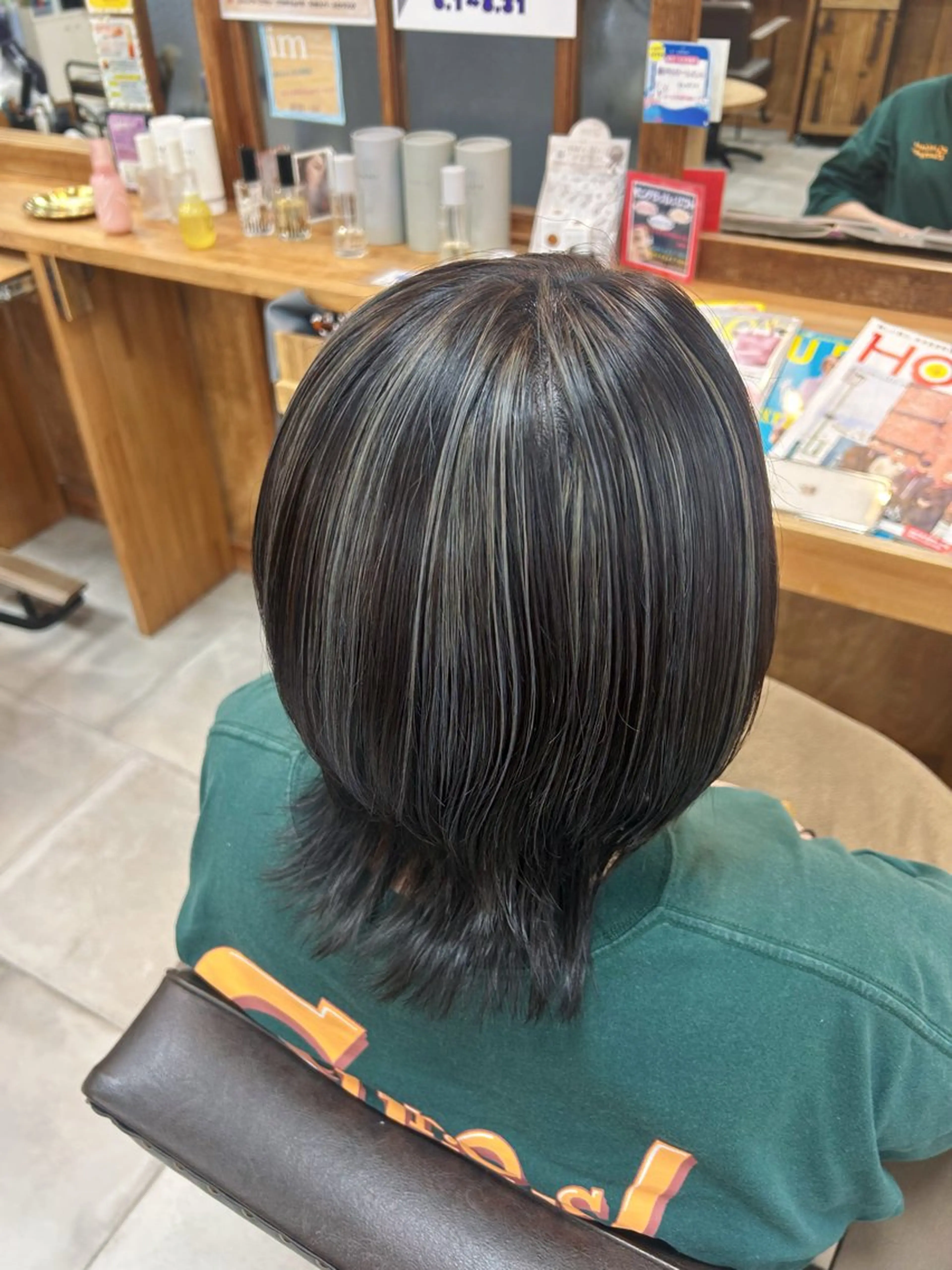 ミディアム ハイライト ウルフカット I's PRISM所属・ササキ カノンのヘアスタイル
