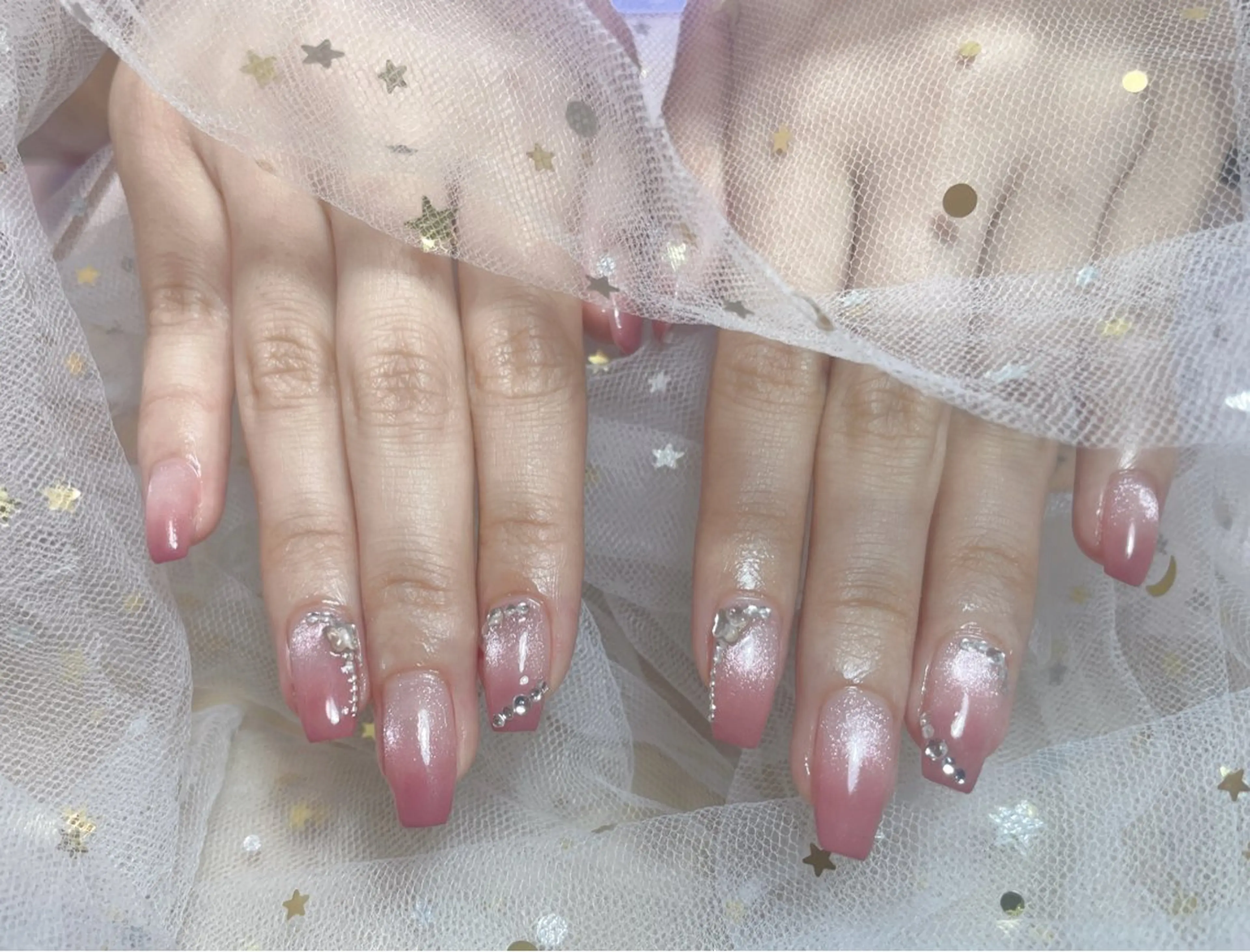 デザイン🔹マグネット+カラーグラデーション💅（色変更🉑️、ストーン付き）の写真