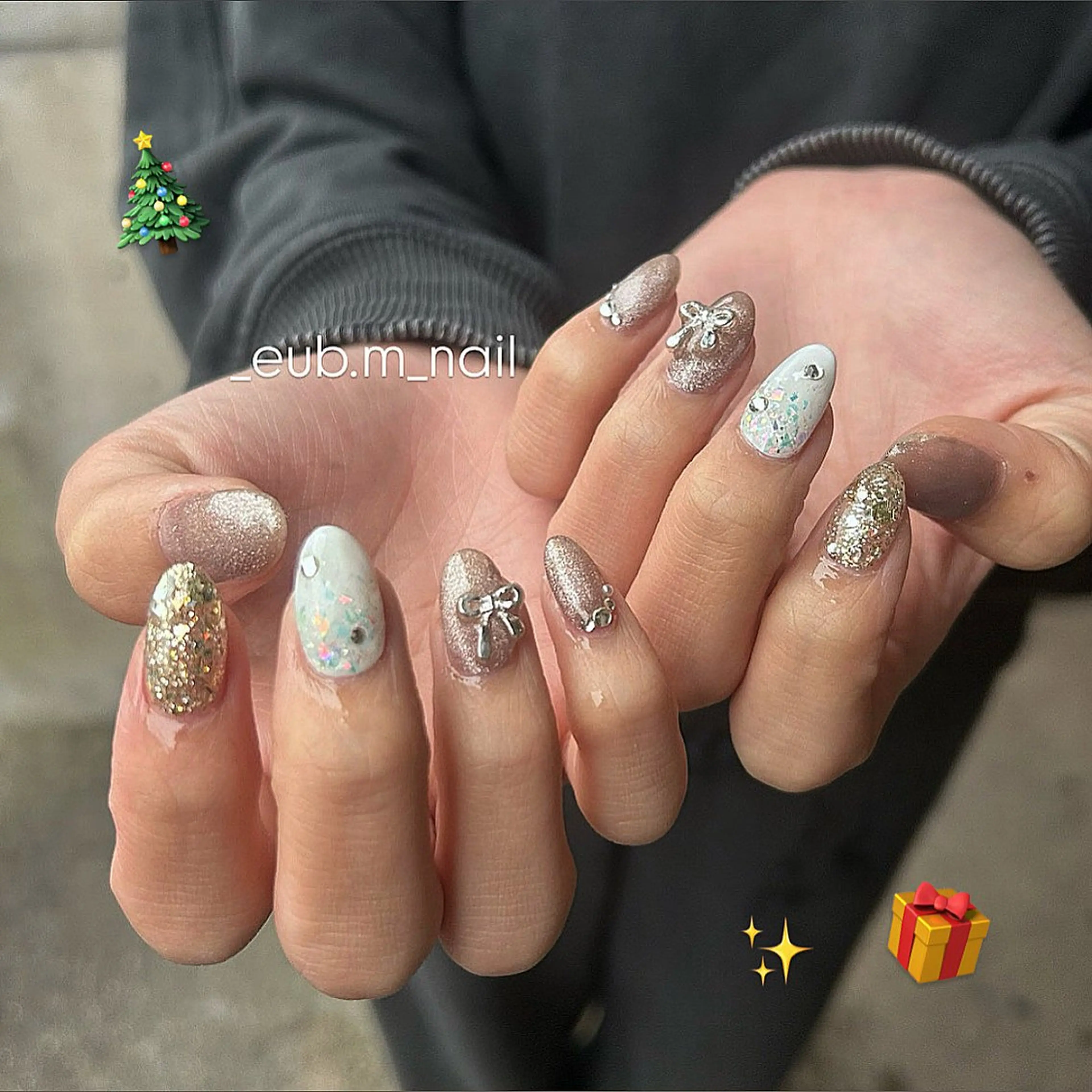 ネイル 冬ネイル クリスマス ハンドネイル 深夜ネイルサロン eub.m_nailのネイルデザイン