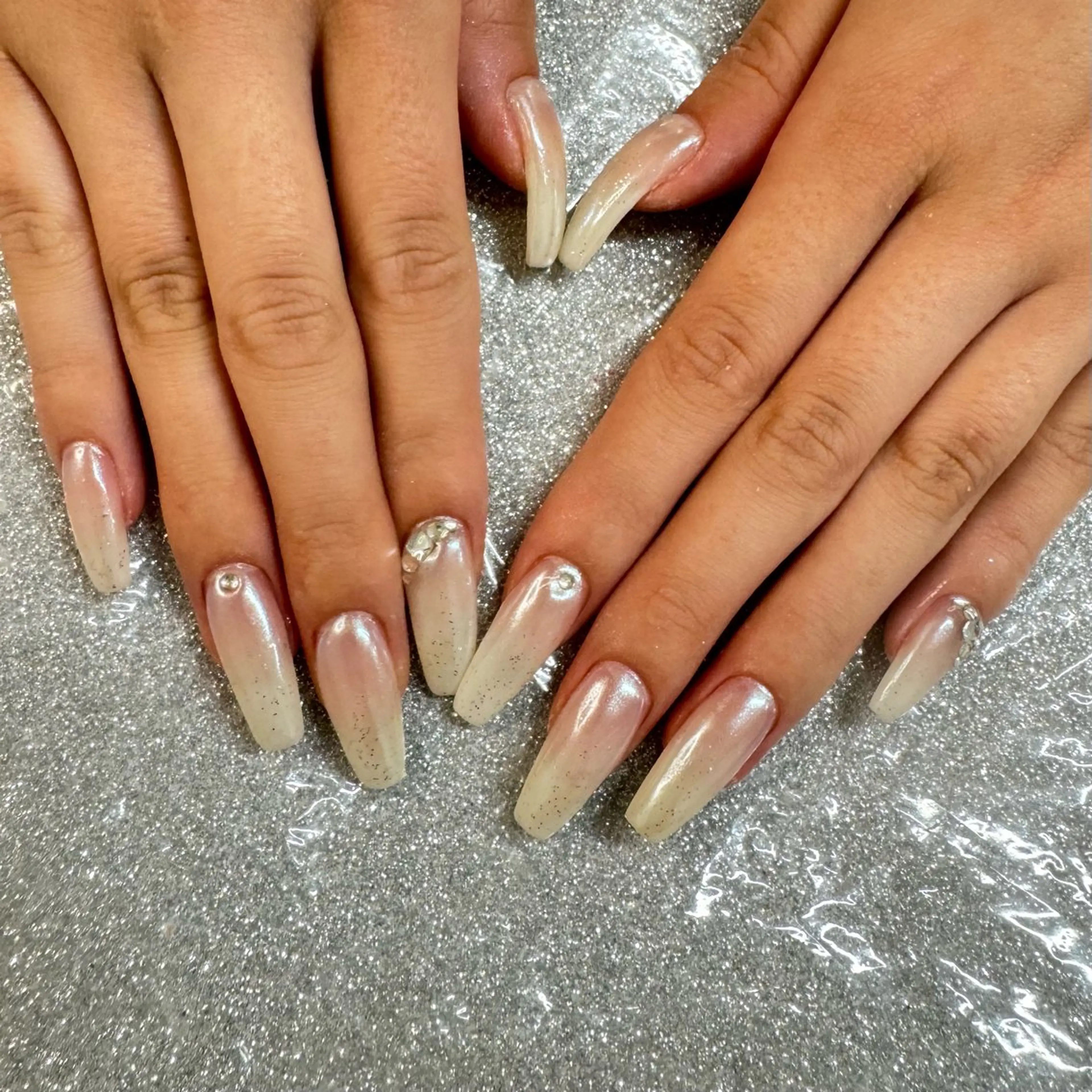 ネイル ハンドネイル VIERU 🌈🎀💖のネイルデザイン