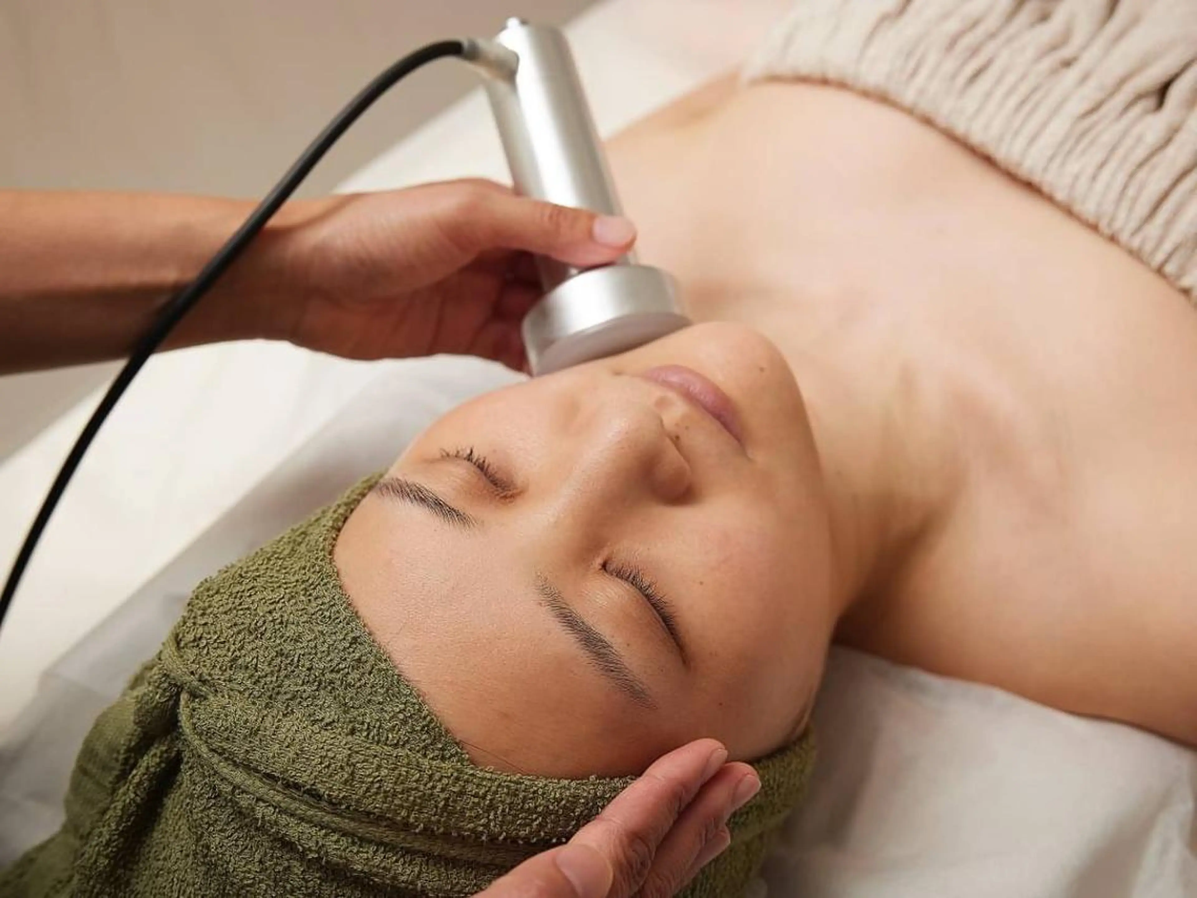 【人気No.2】4D小顔❣️ハイパーナイフ+最新美容脂肪撃退5ml✴︎メンズ🆗✨リラクゼーションマッサージ付きの写真