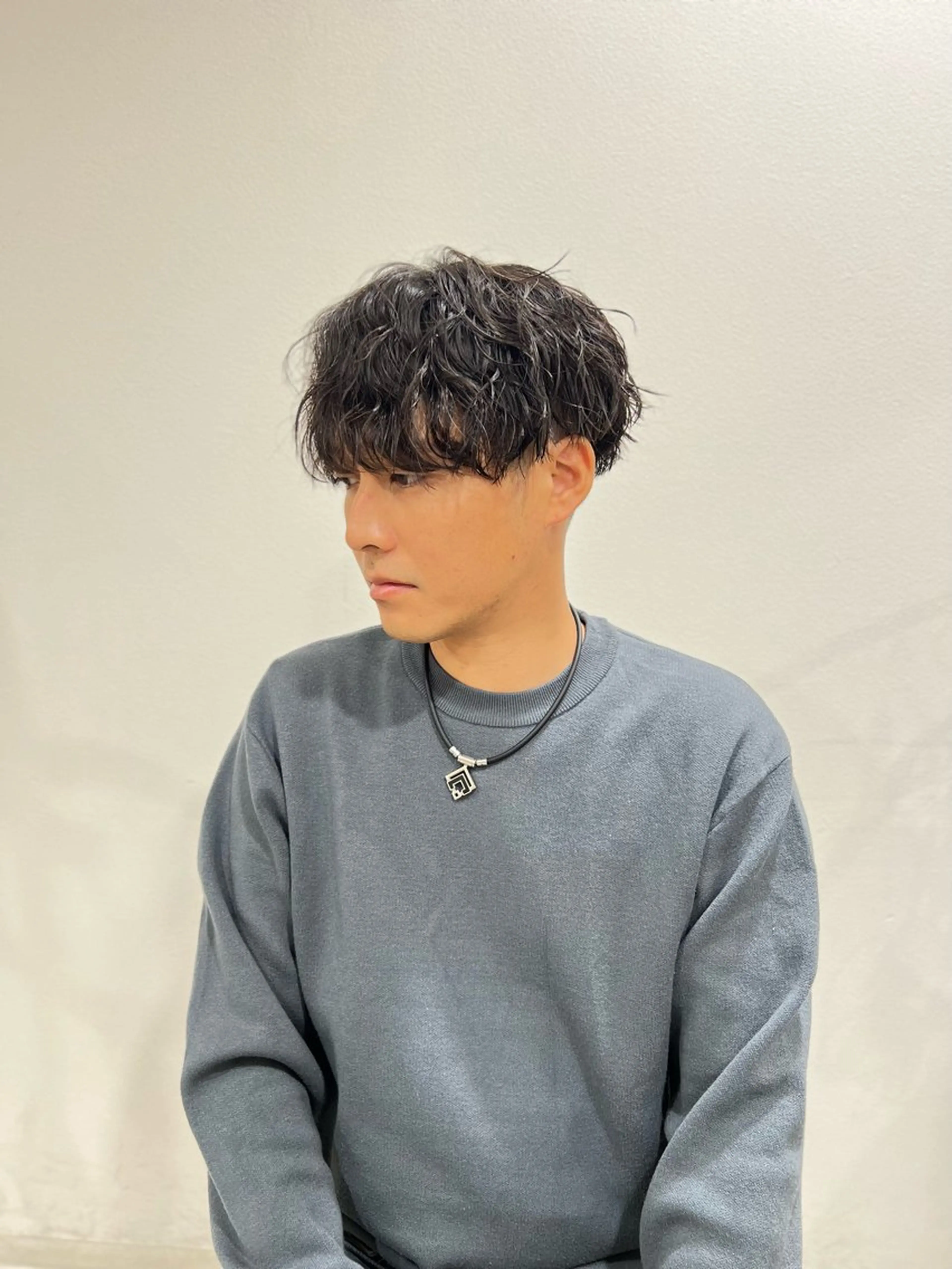 パーマ メンズ メンズパーマ メンズツイストパーマ 波巻きパーマ ツイストパーマ 心斎橋バレイヤージュ 小林勝貴のヘアスタイル