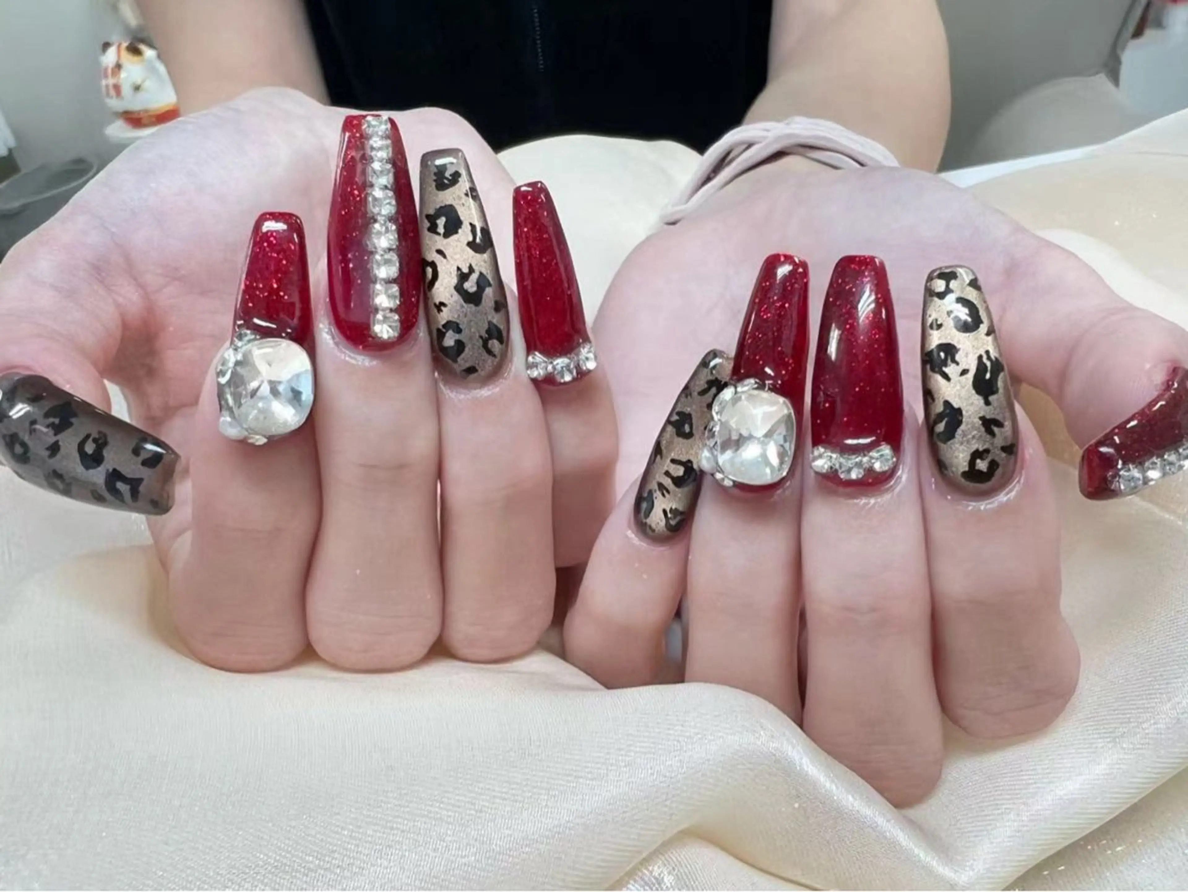 ネイル アートネイル べっ甲ネイル チークネイル 長さ出し フットネイル ハンドネイル ハンドケア ラッキーネイルサロン 西川口東口店のネイルデザイン