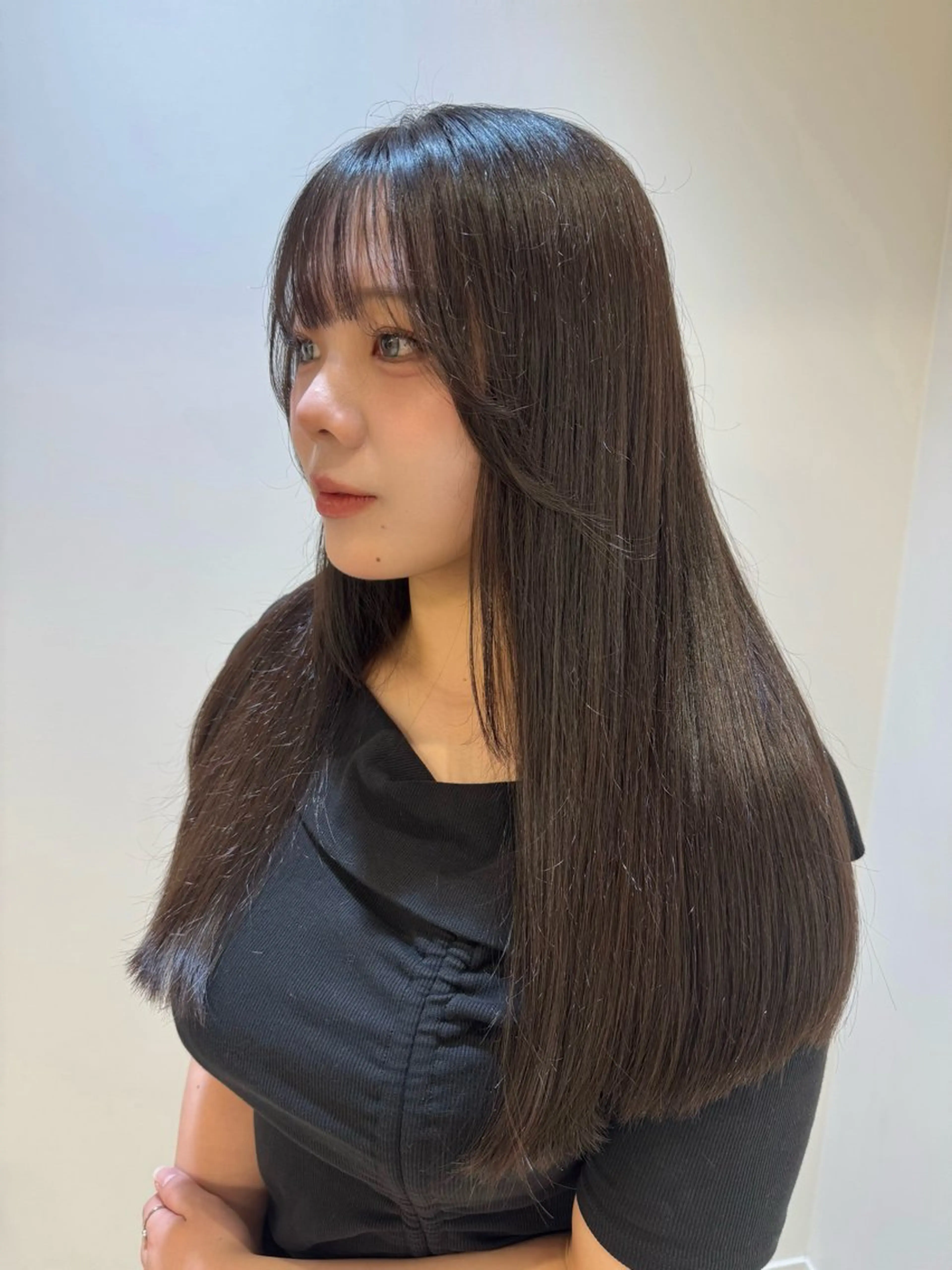 ロング カラー カット ヘアカラー トリートメント 韓国レイヤーカット/ くすみカラー/モモのヘアスタイル