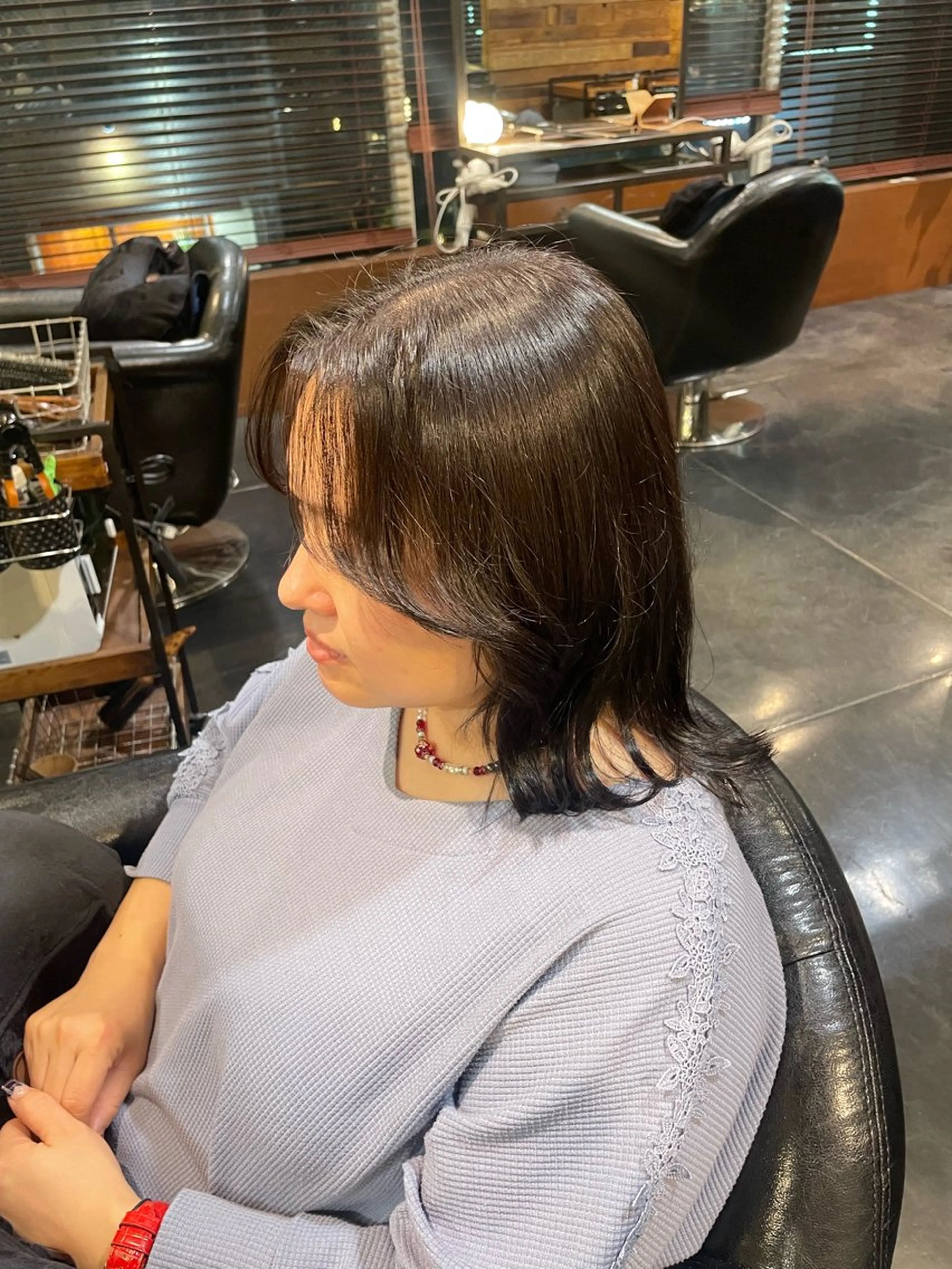 ミディアム レイヤーカット ヘアカラー 坂倉 光咲のヘアスタイル