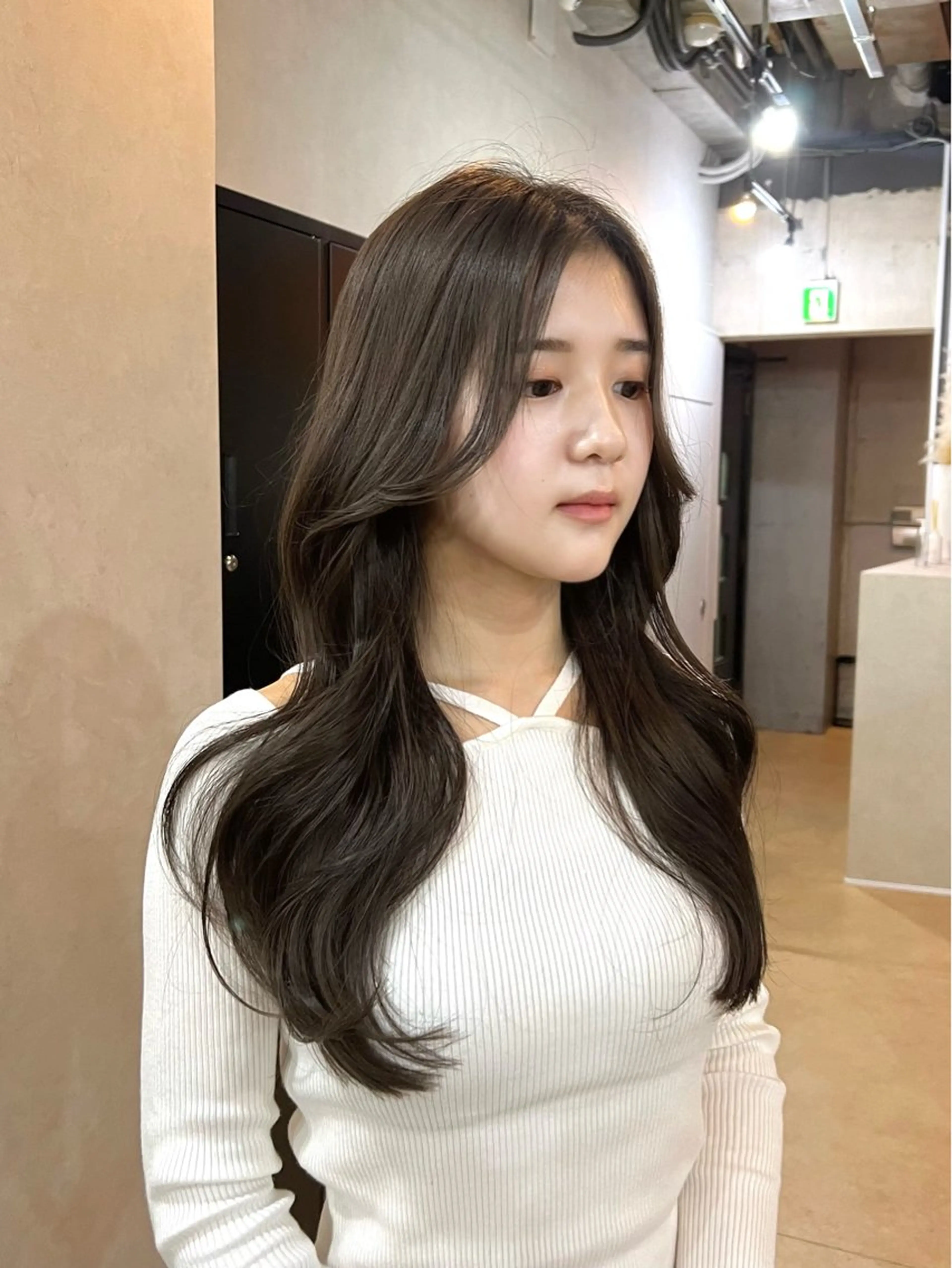 【人気No.1】韓国式小顔レイヤーカット ＋ 選べるカラー ＋ 髪質改善 oggiottoの写真