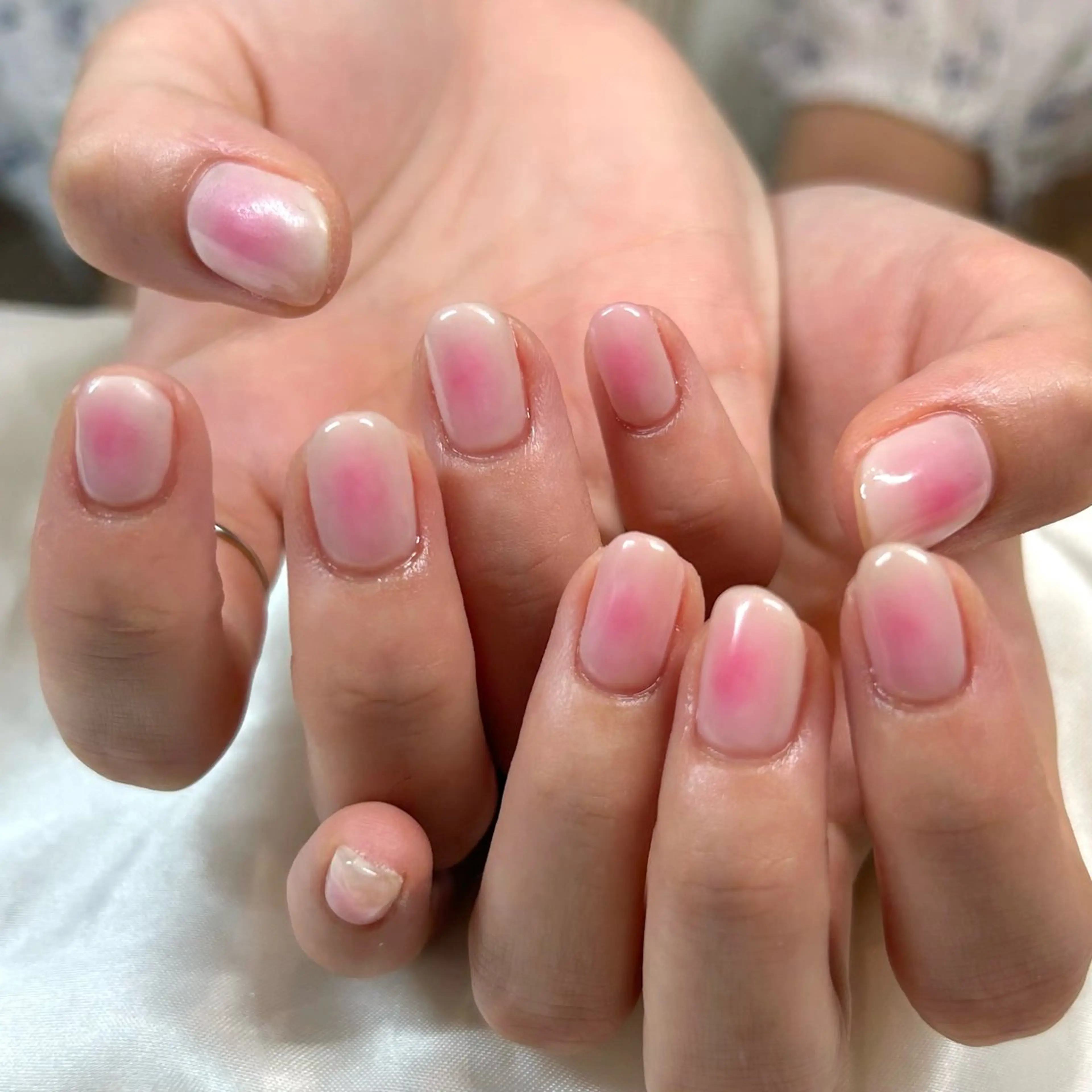 ネイル チークネイル フラッシュネイル shine'an fuka🌿🫧のネイルデザイン