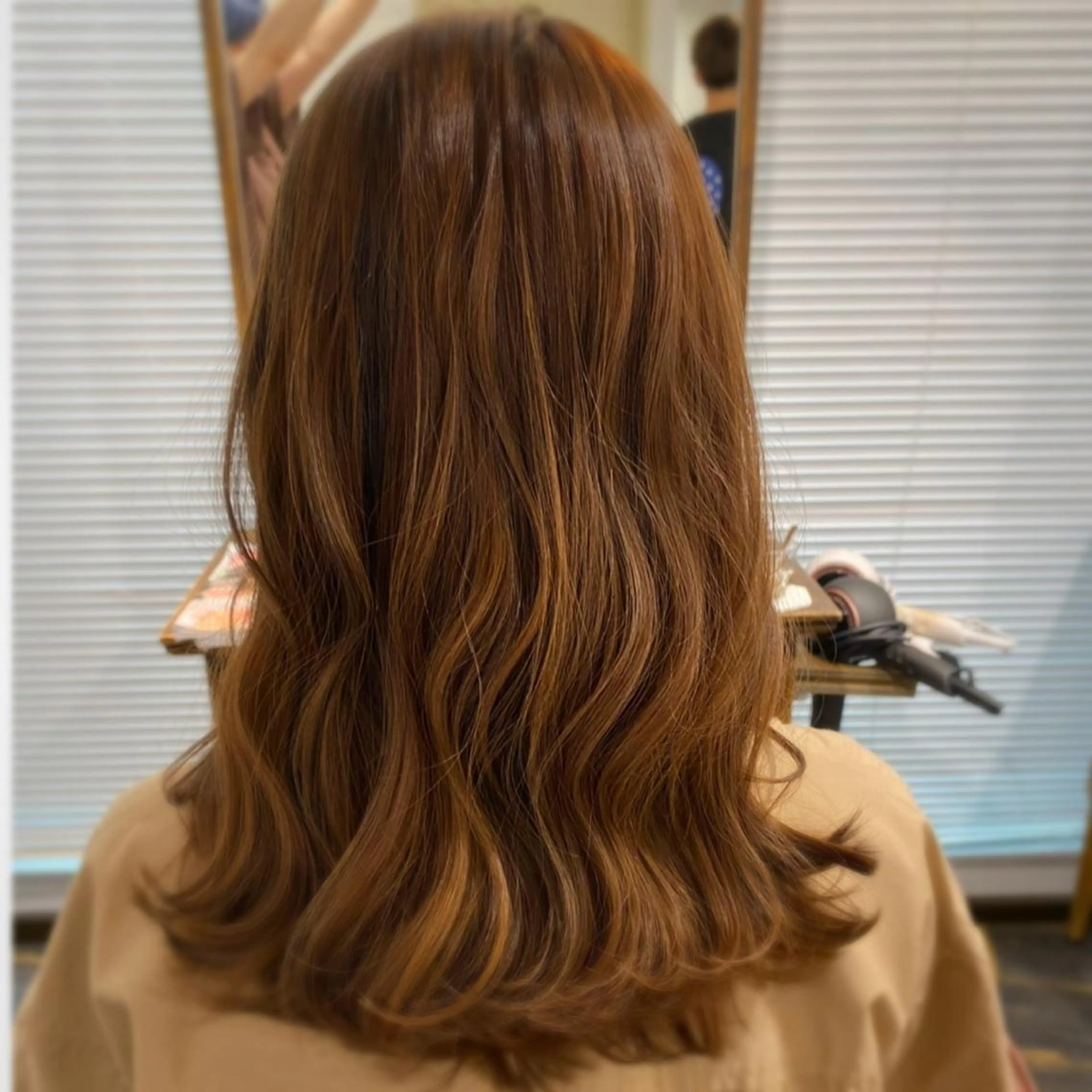 セミロング カット ヘアカラー 田中 優のヘアスタイル