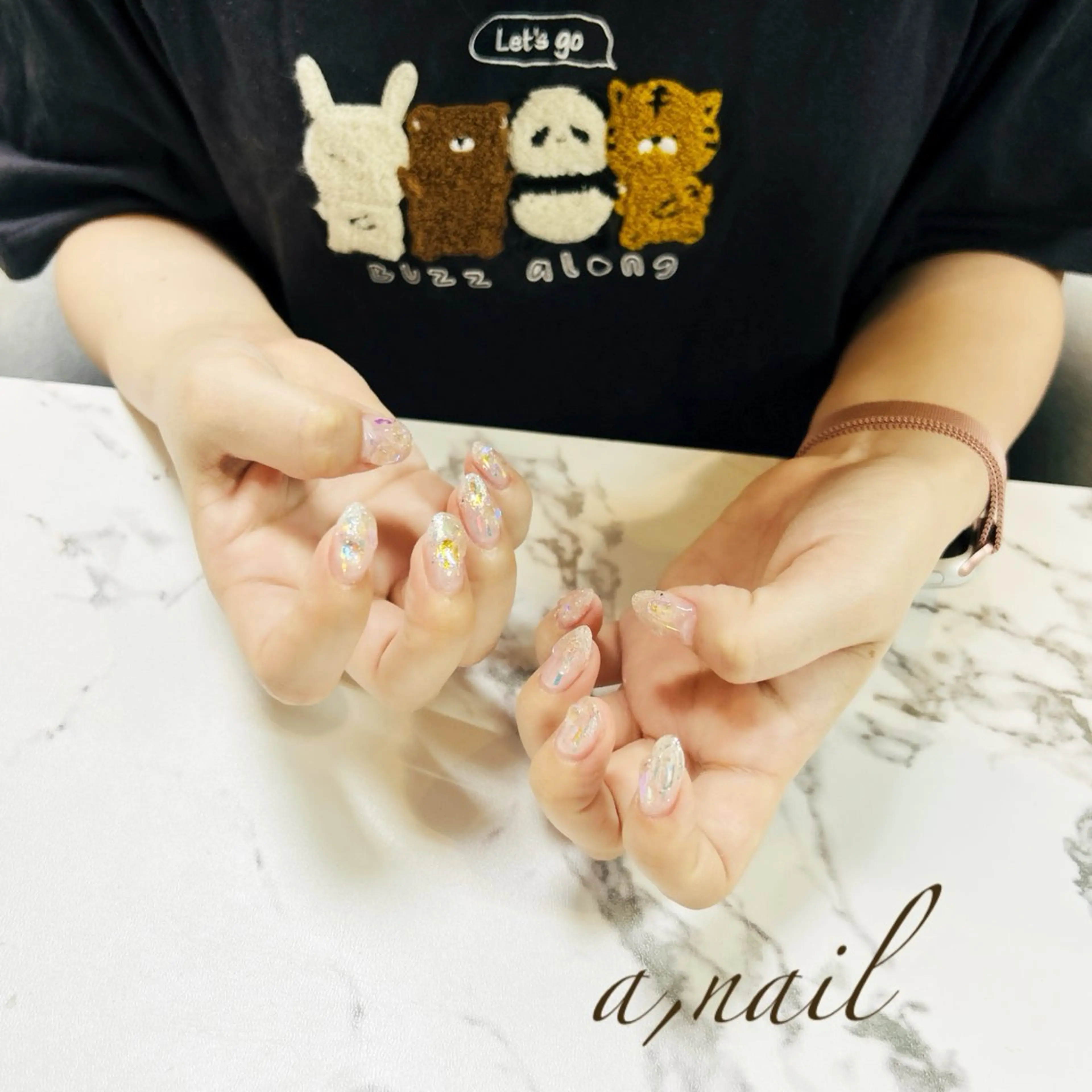 ネイル オーロラネイル グラデーション キラキラネイル ラメ(グリッター) ラメグラデーション ハンドネイル ネイルサロン エーネイルのネイルデザイン