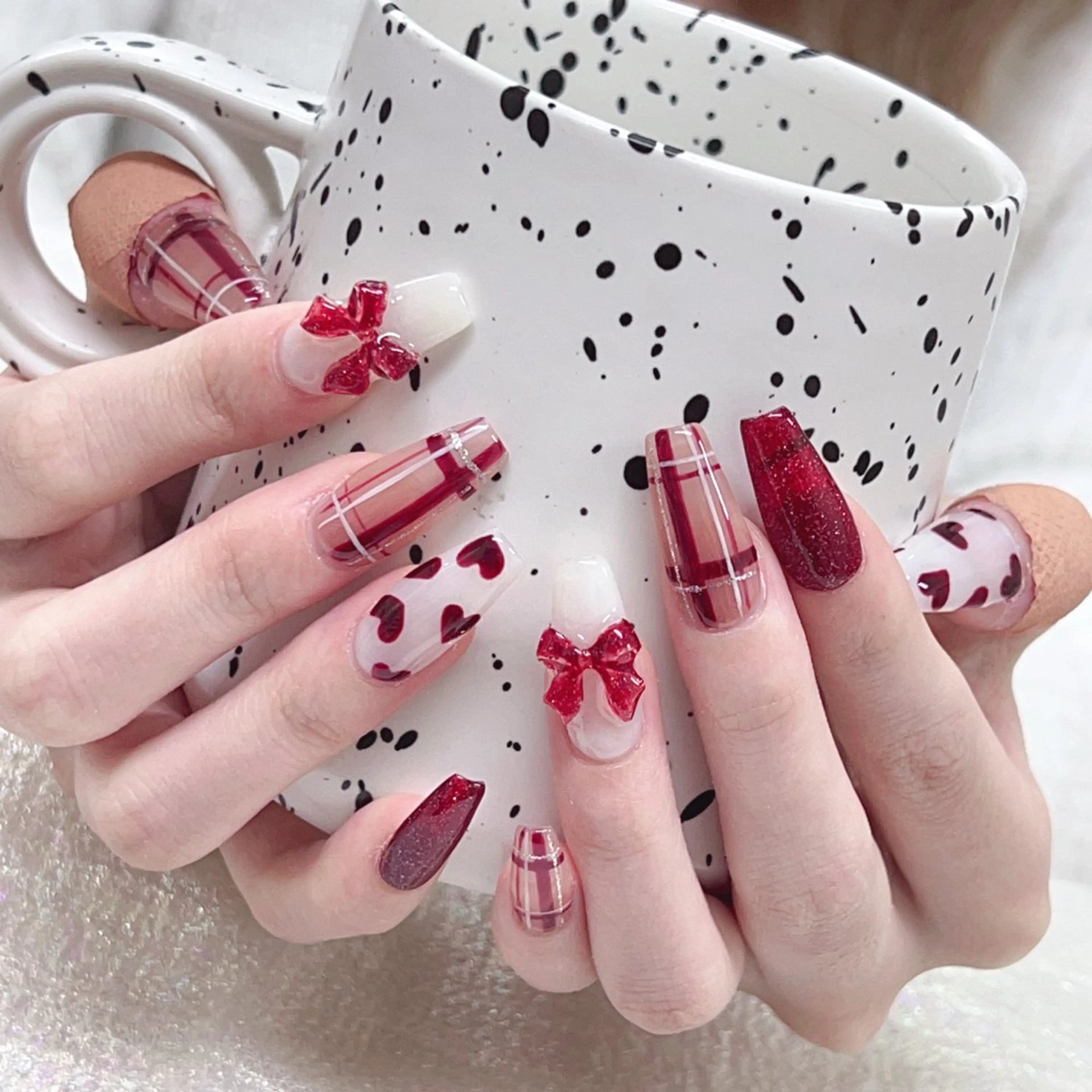 ネイル オーロラネイル フットネイル フレンチネイル ジェルネイル 氷ネイル・うるうるネイル ハンドネイル 長いだし/スカルプ/ パラシェルN.oneのネイルデザイン