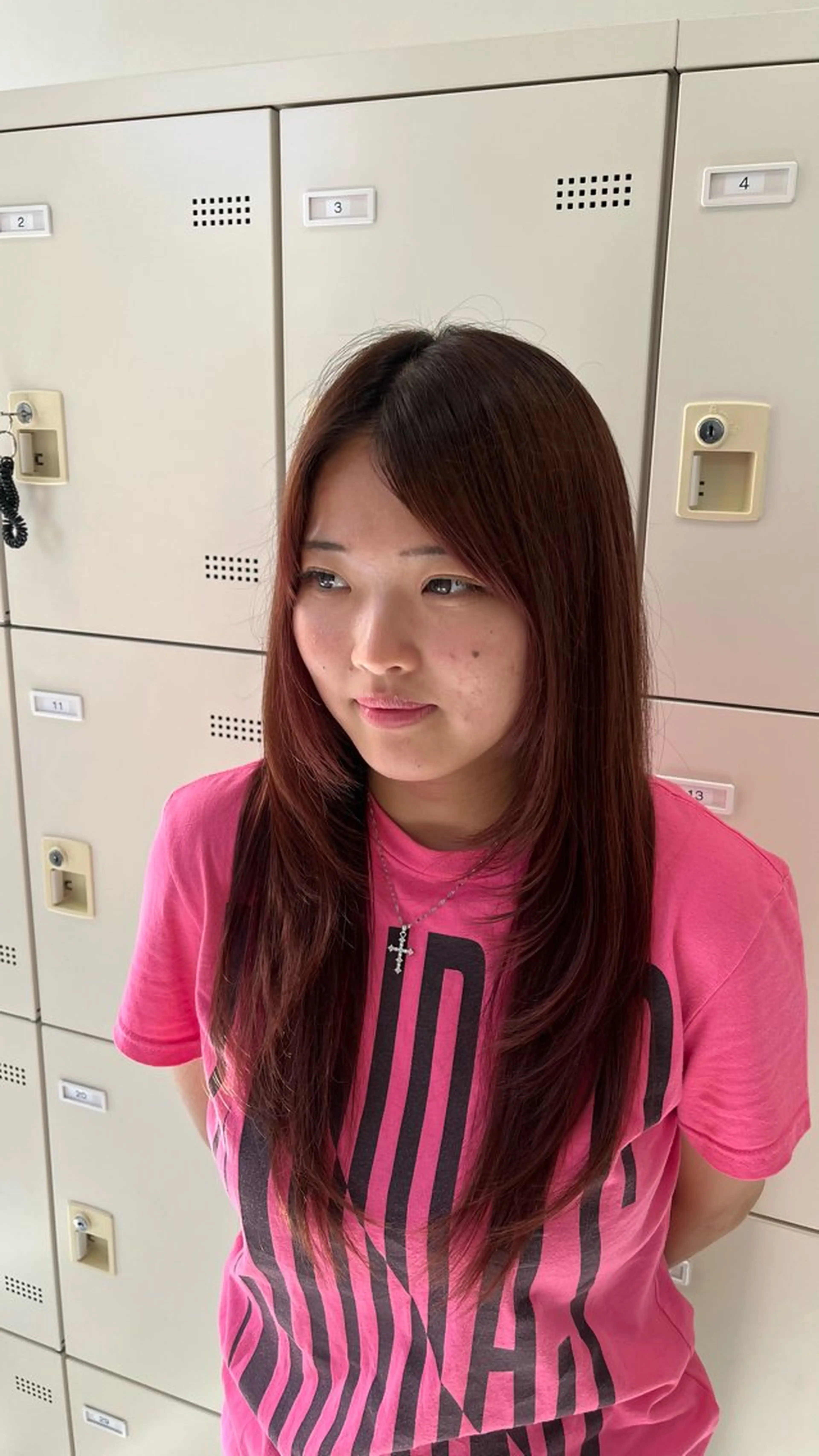 ロング 🖤ハイトーン× レイヤー🖤SARAのヘアスタイル