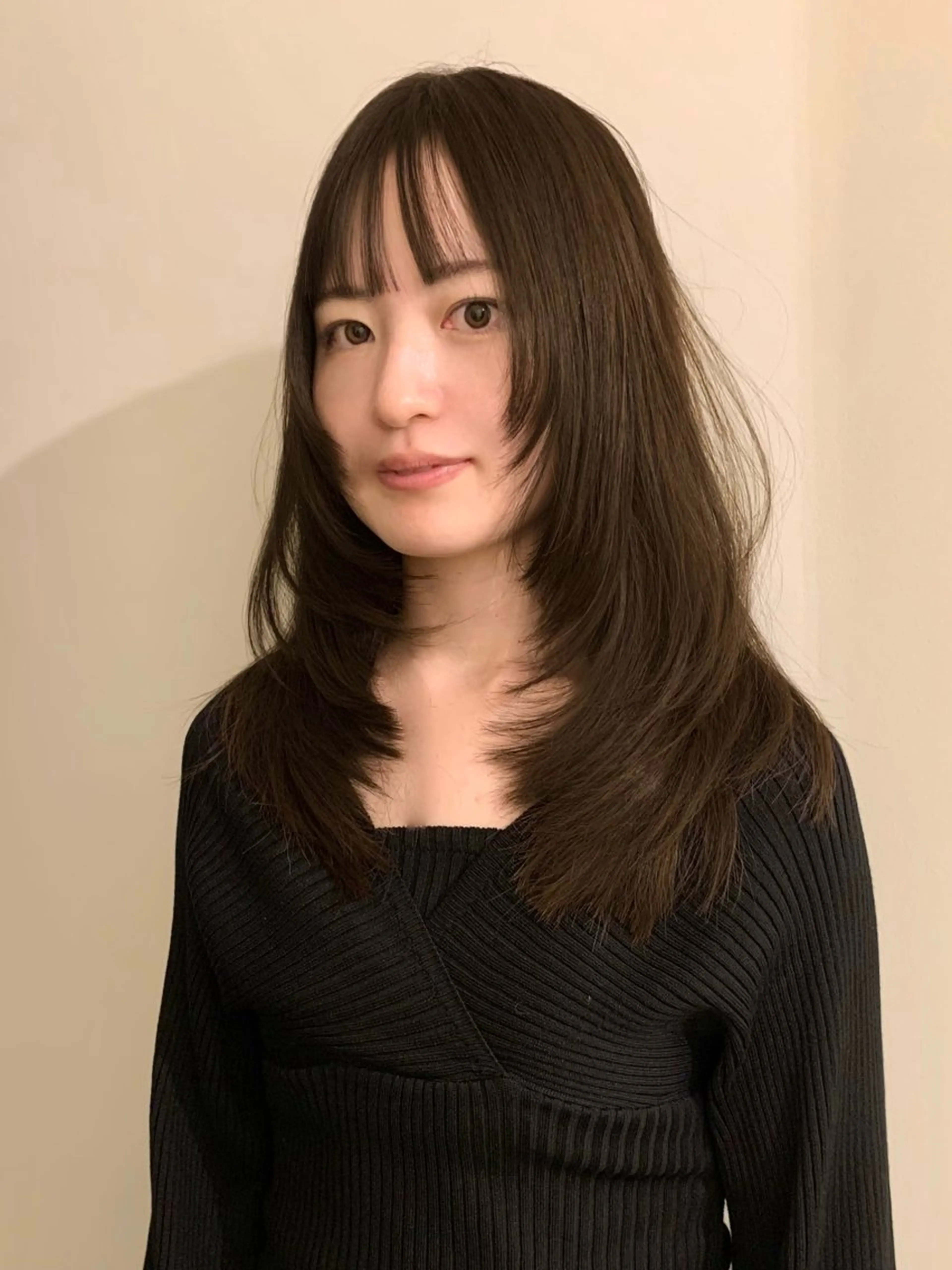ロング カラー ロングレイヤー レイヤーカット ロング カット ヘアカラー トリートメント 落合希 Olivebeigeのヘアスタイル