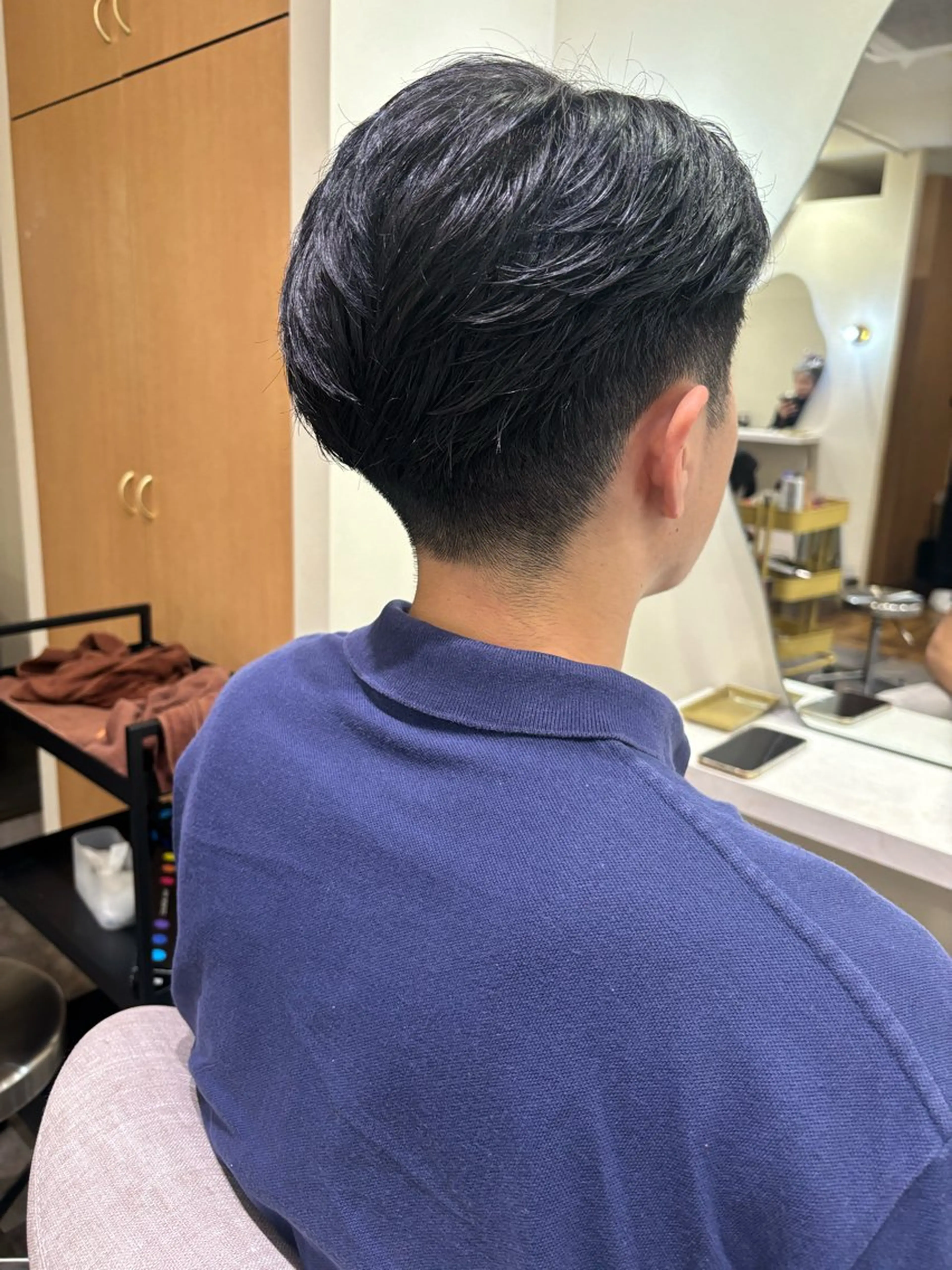 ショート カラー メンズ 黒髪 ブルーカラー ブルーブラック Sugar所属・猪妻 采蘭のヘアスタイル