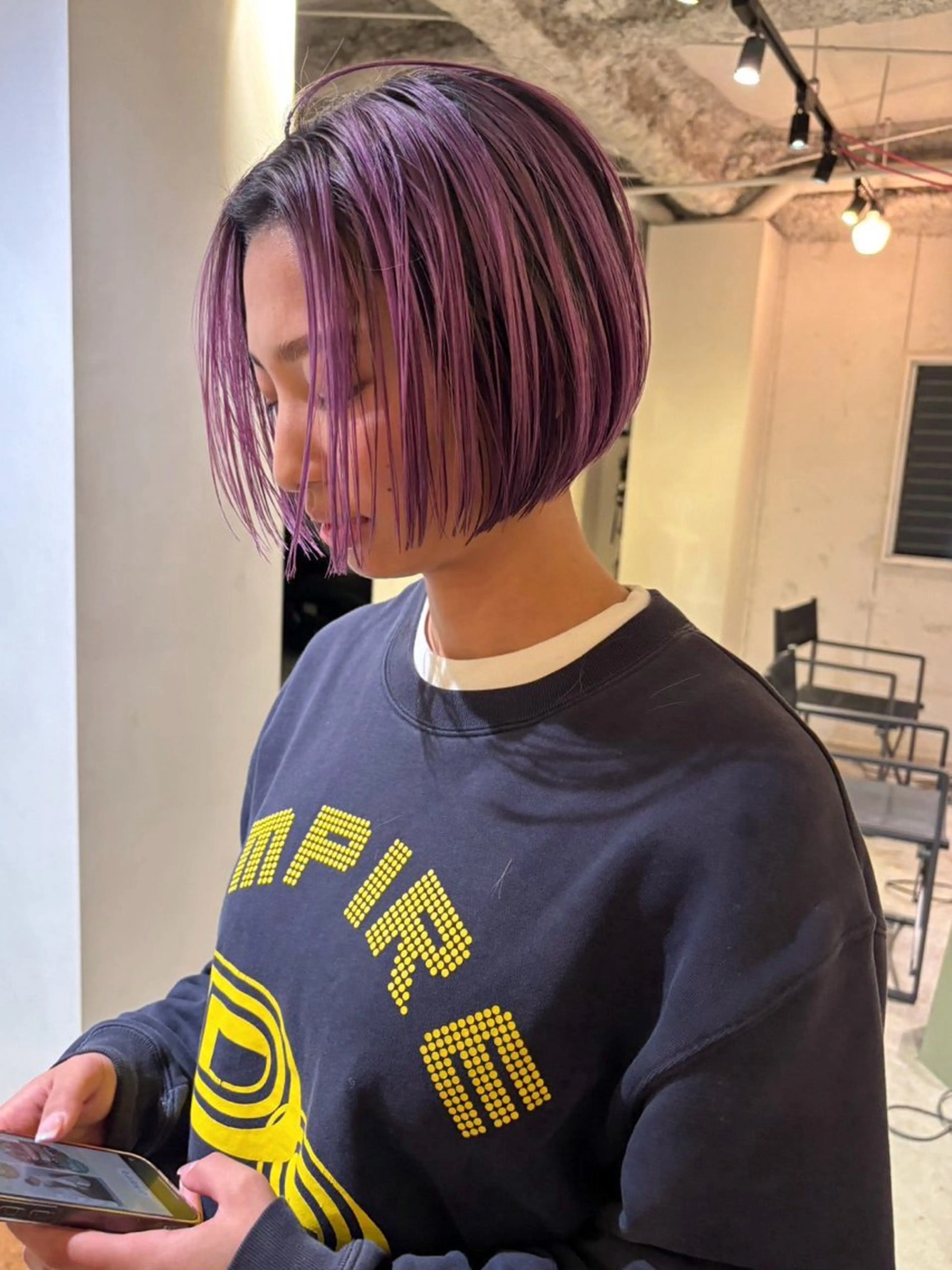 ショート カラー バレイヤージュ ブリーチ ケアブリーチ ピンクカラー レイヤーカット Loom.所属・村上雅人 ナチュラルモードのヘアスタイル