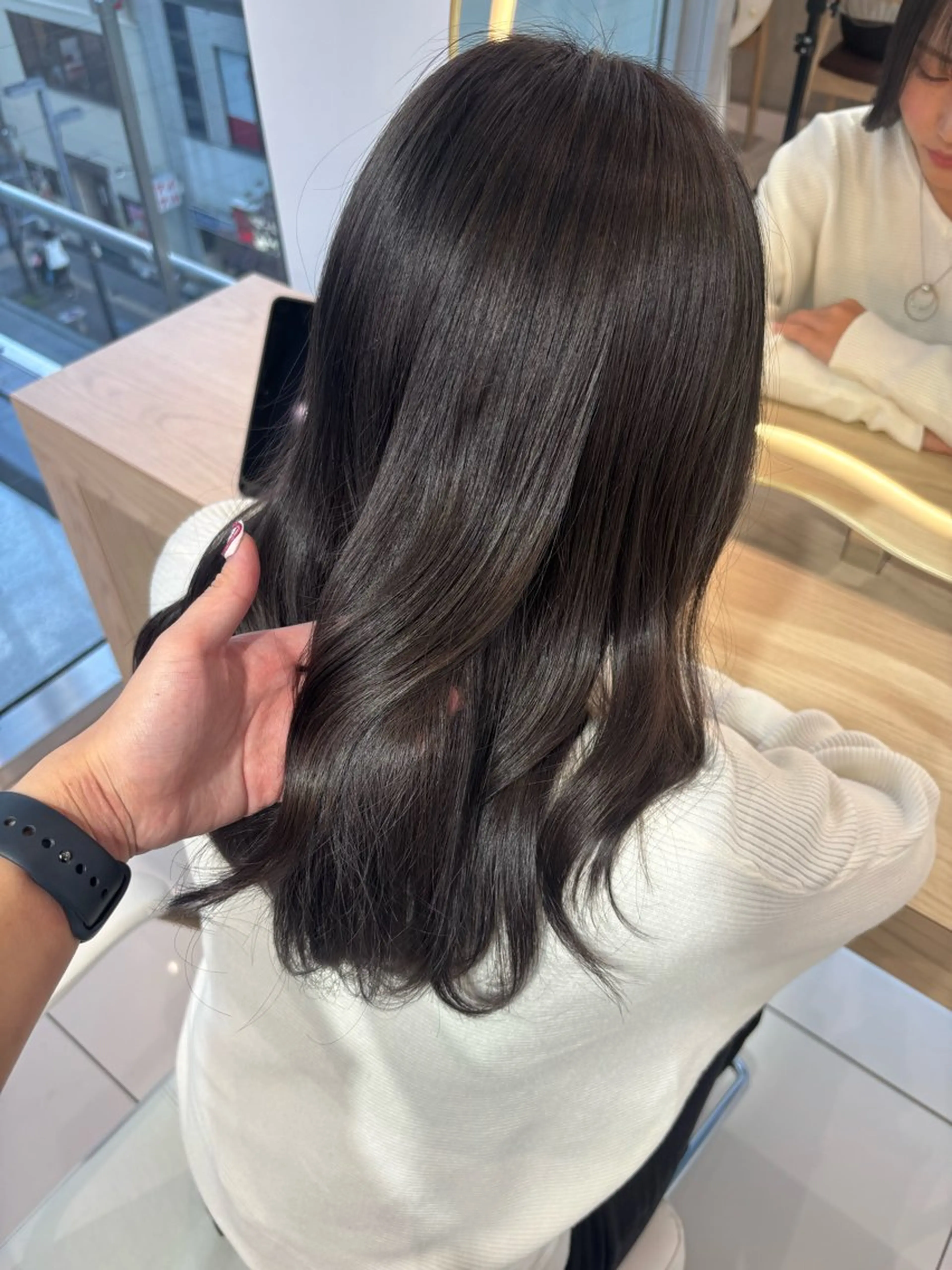 セミロング カット ヘアカラー 韓国透明感カラー🌀 yuukiのヘアスタイル