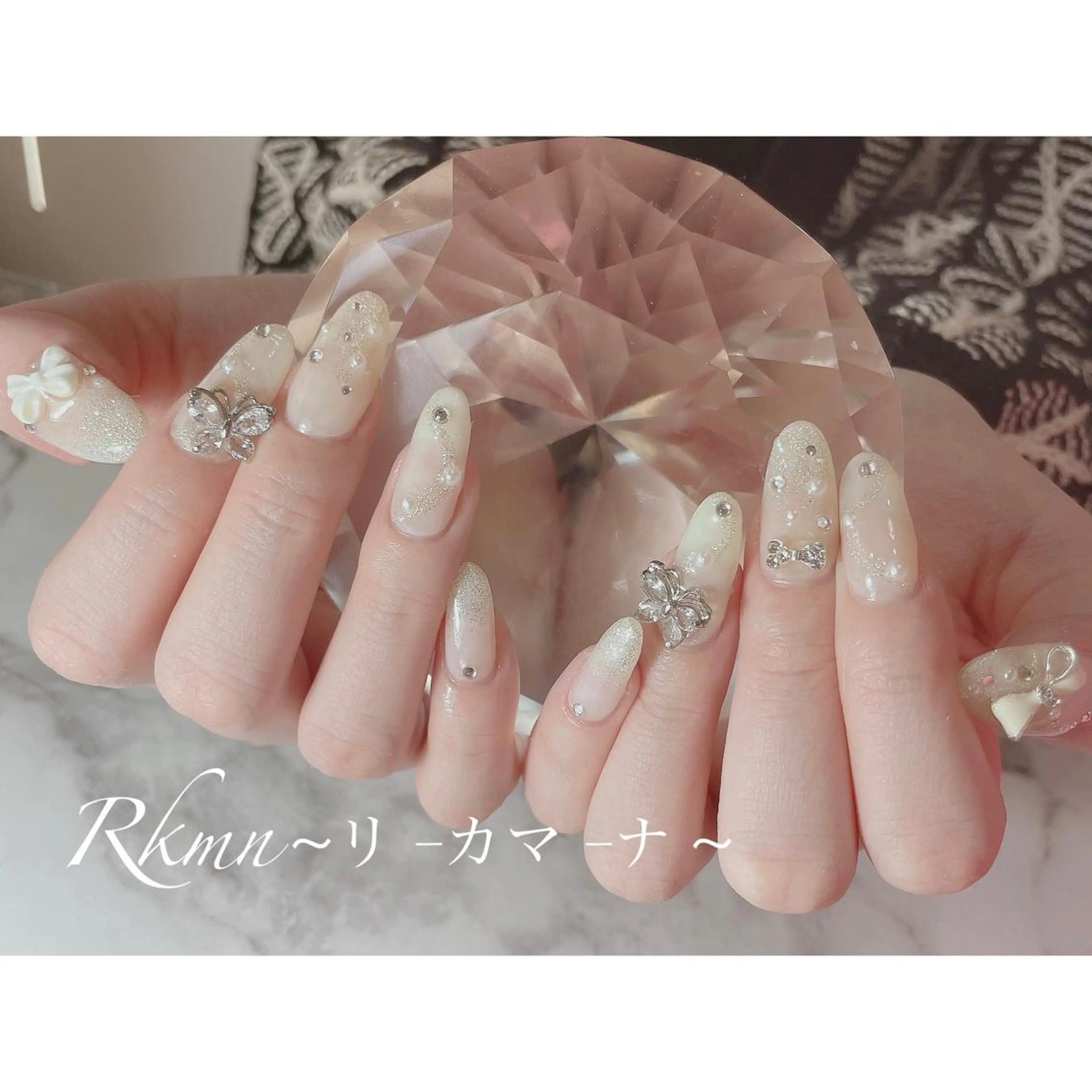 ネイル アートネイル ラメ(グリッター) リボン 春ネイル ホワイト ハンドネイル フットネイル ハンドケア Rkmn ~リ-カマ-ナ~のネイルデザイン