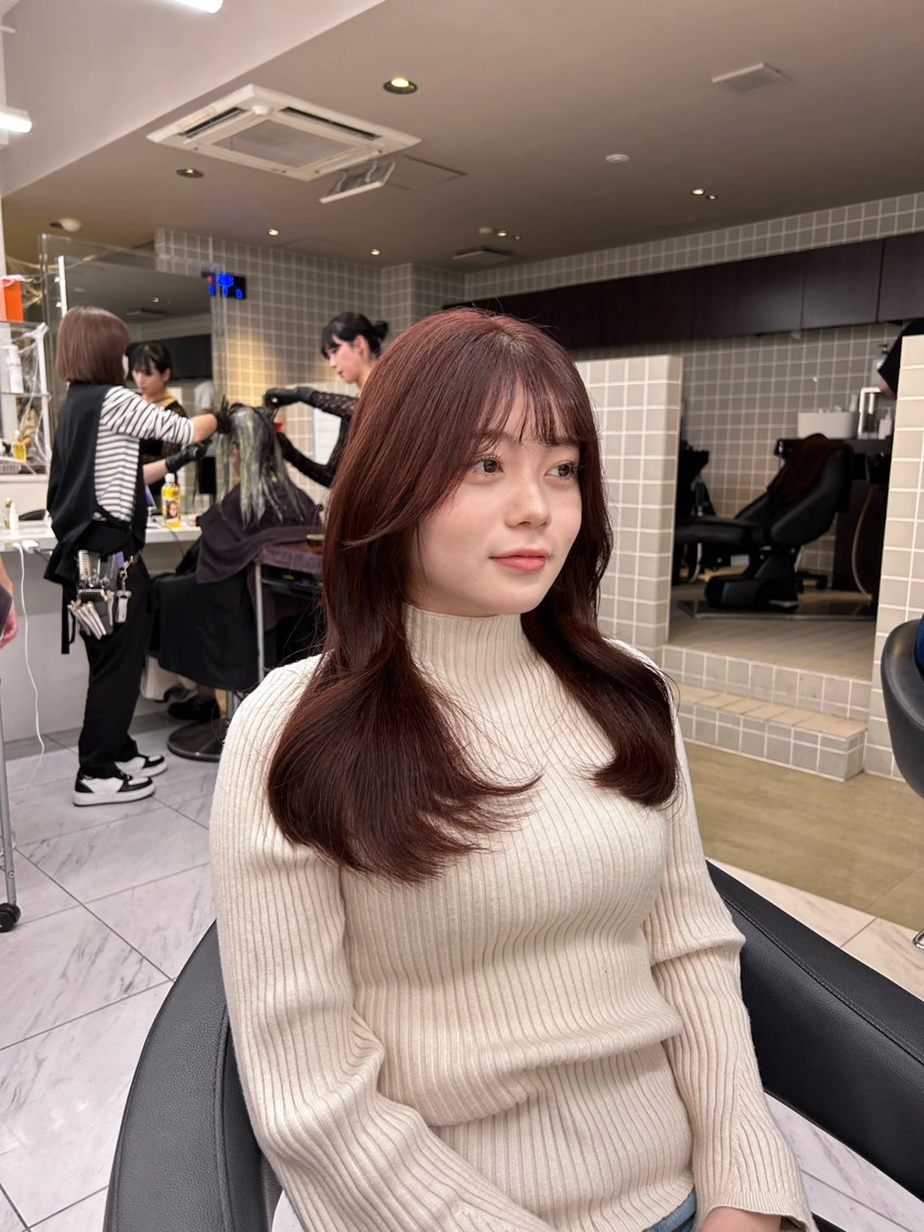 カラー ヘアカラー トリートメント ベージュ/ブラウン/ ナチュラルレイヤーのヘアスタイル