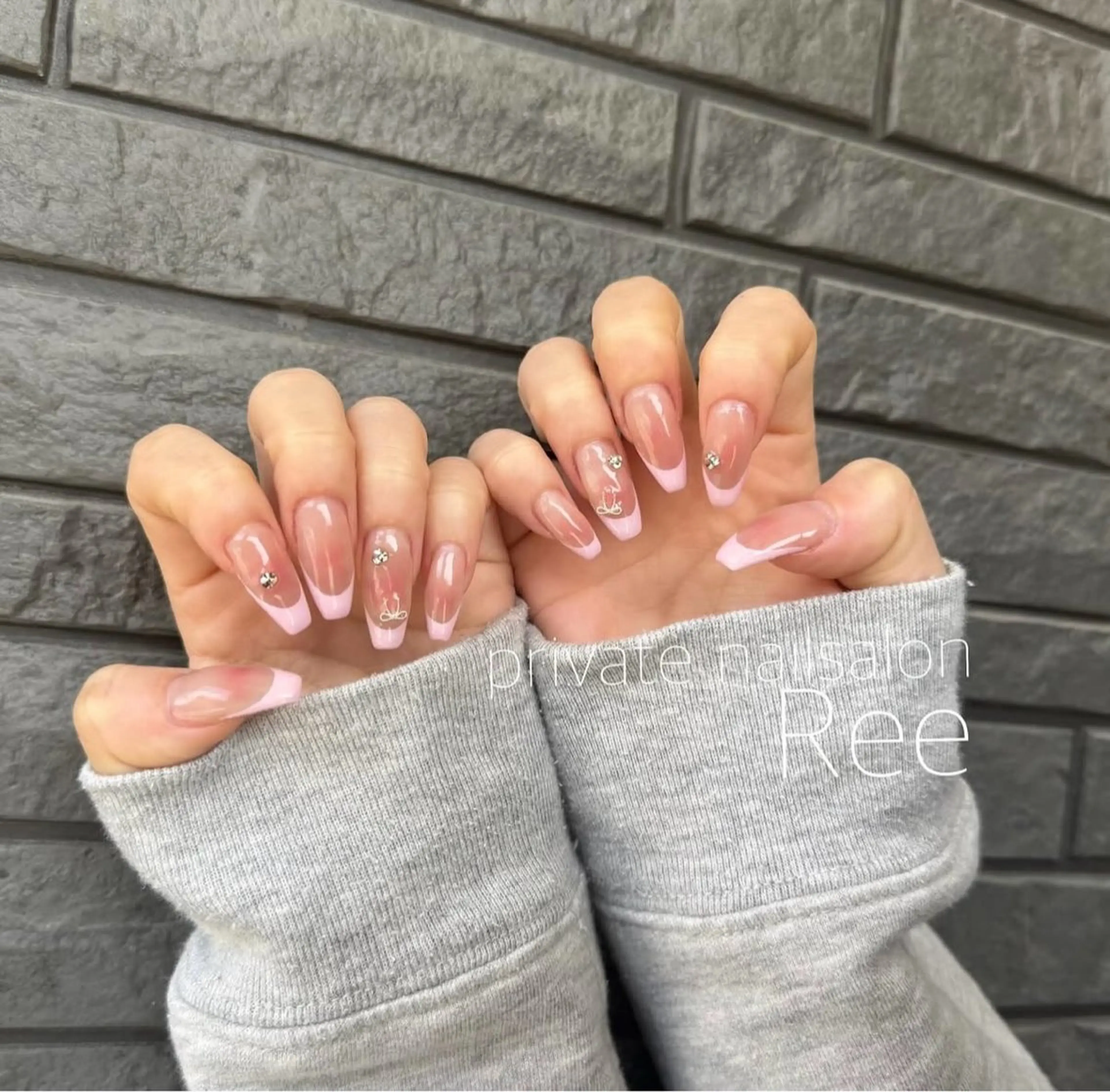 ミディアム 知花 梨花のネイルデザイン