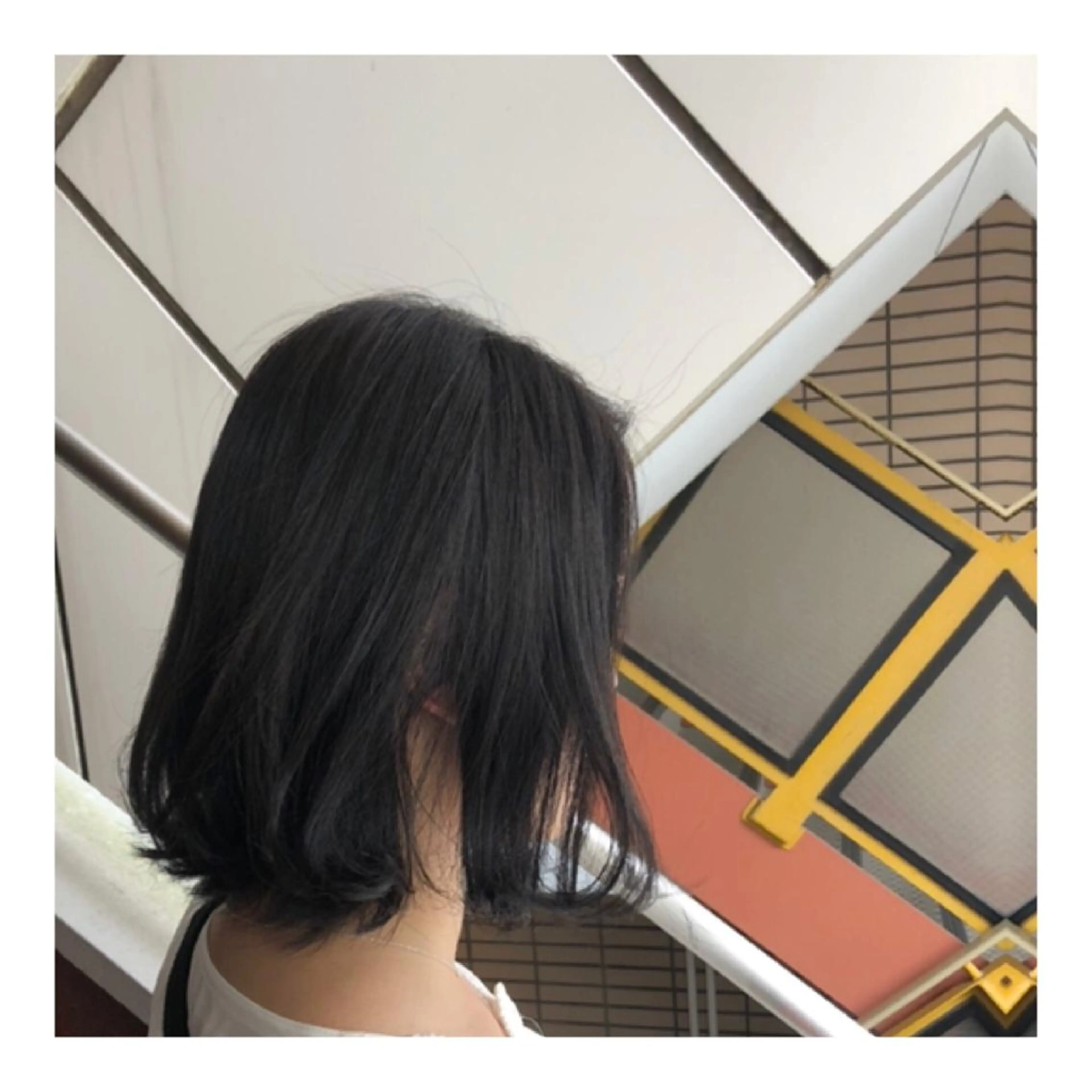 ミディアム カラー ヘアアレンジ 透明感カラー ダークグレー Joshua / 素髪改善のヘアスタイル