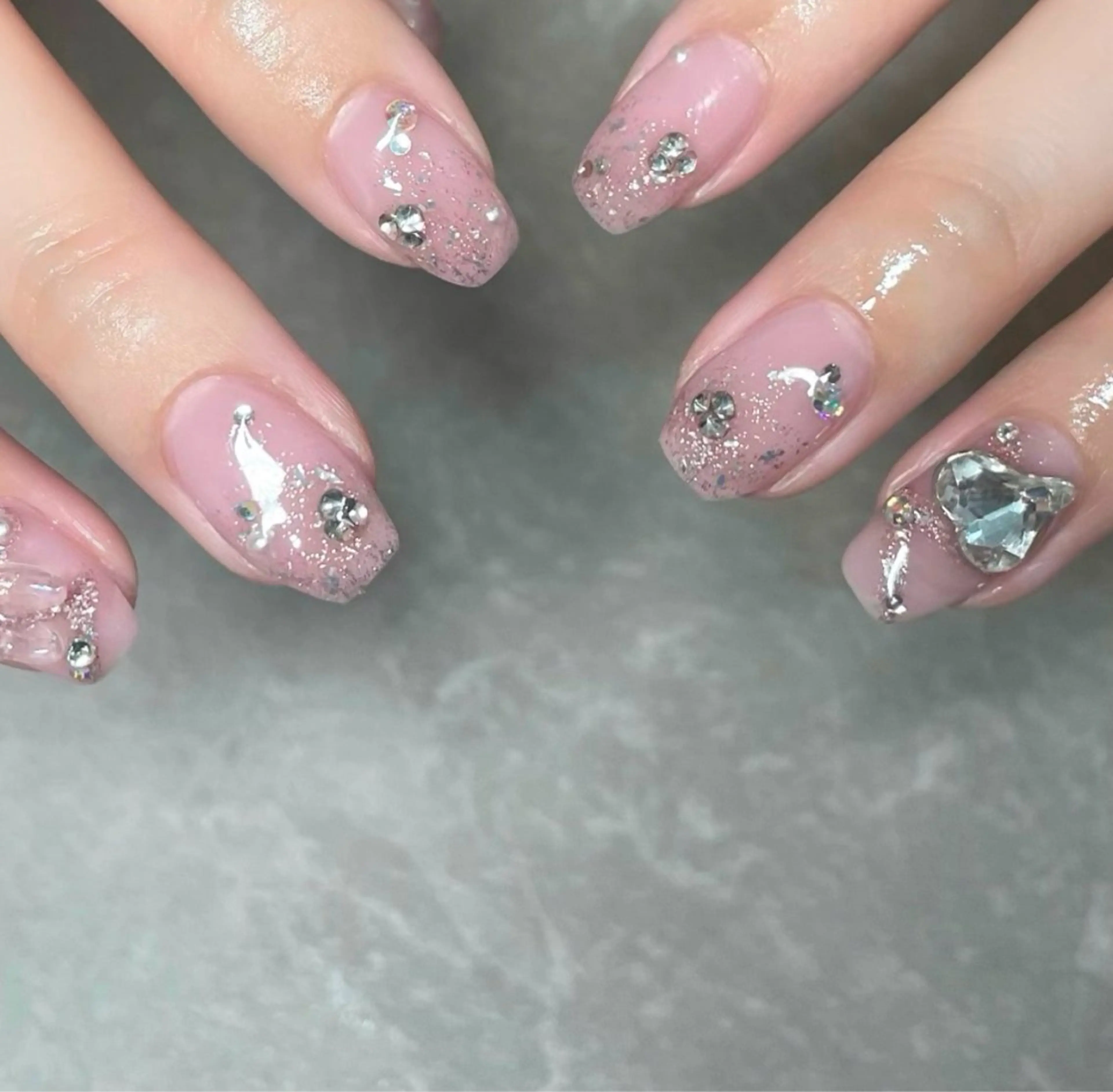 ネイル LAVISH nanamiのネイルデザイン