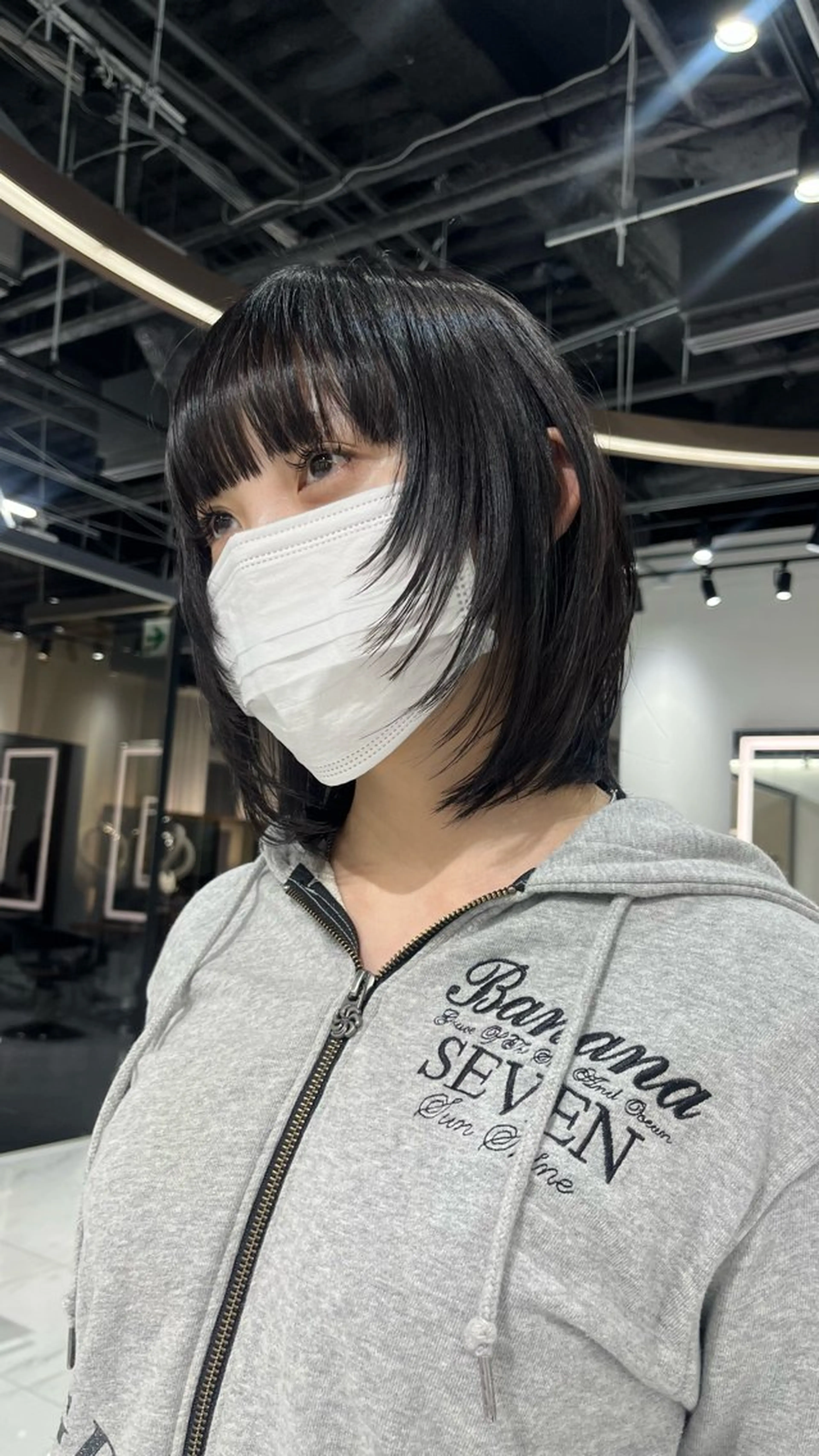 ミディアム 顔周りカット レイヤーカット カット トリートメント 石塚 瑛里菜のヘアスタイル