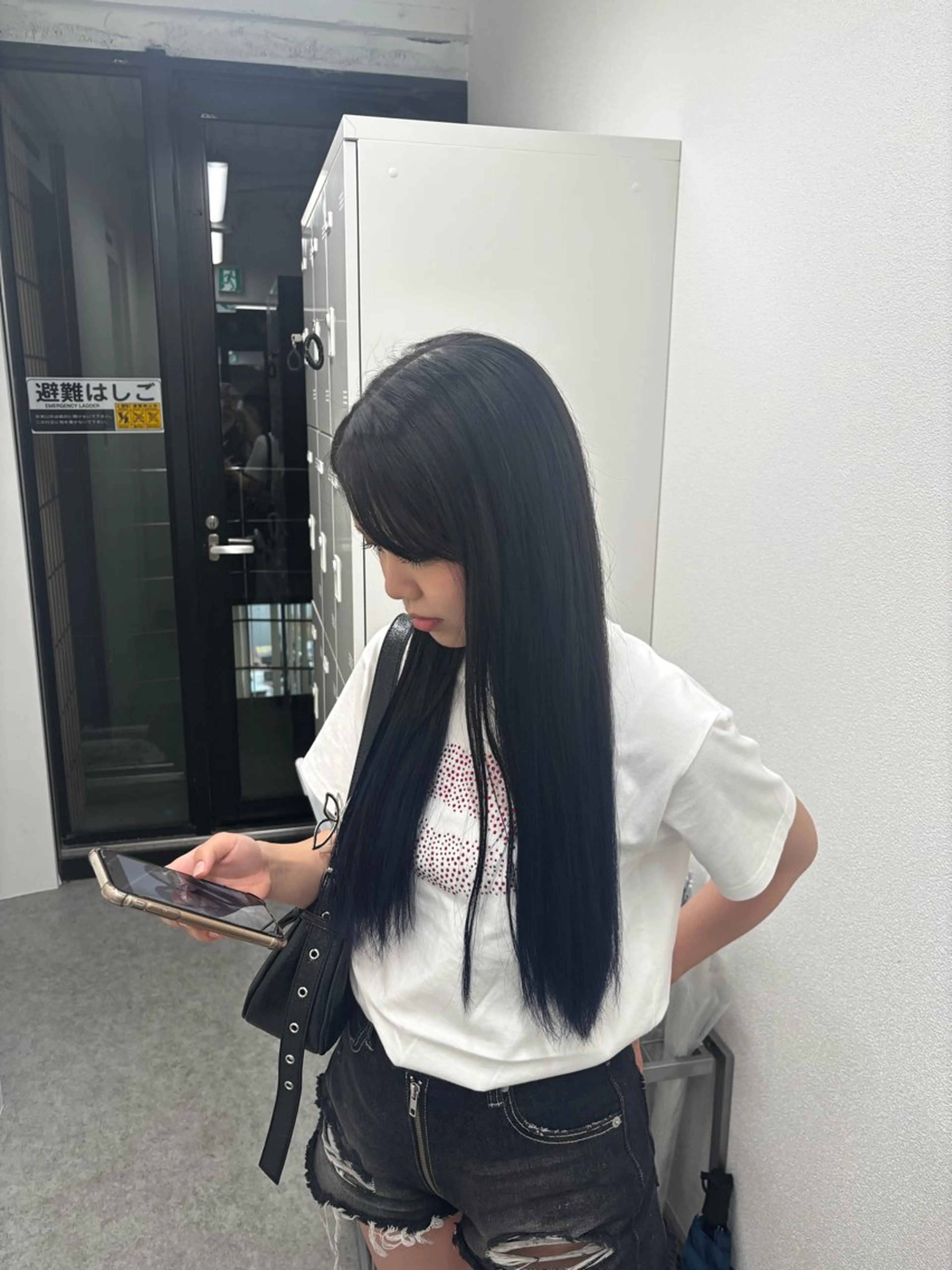 ロング HINAKO🩵 寒色カラー🪽のヘアスタイル