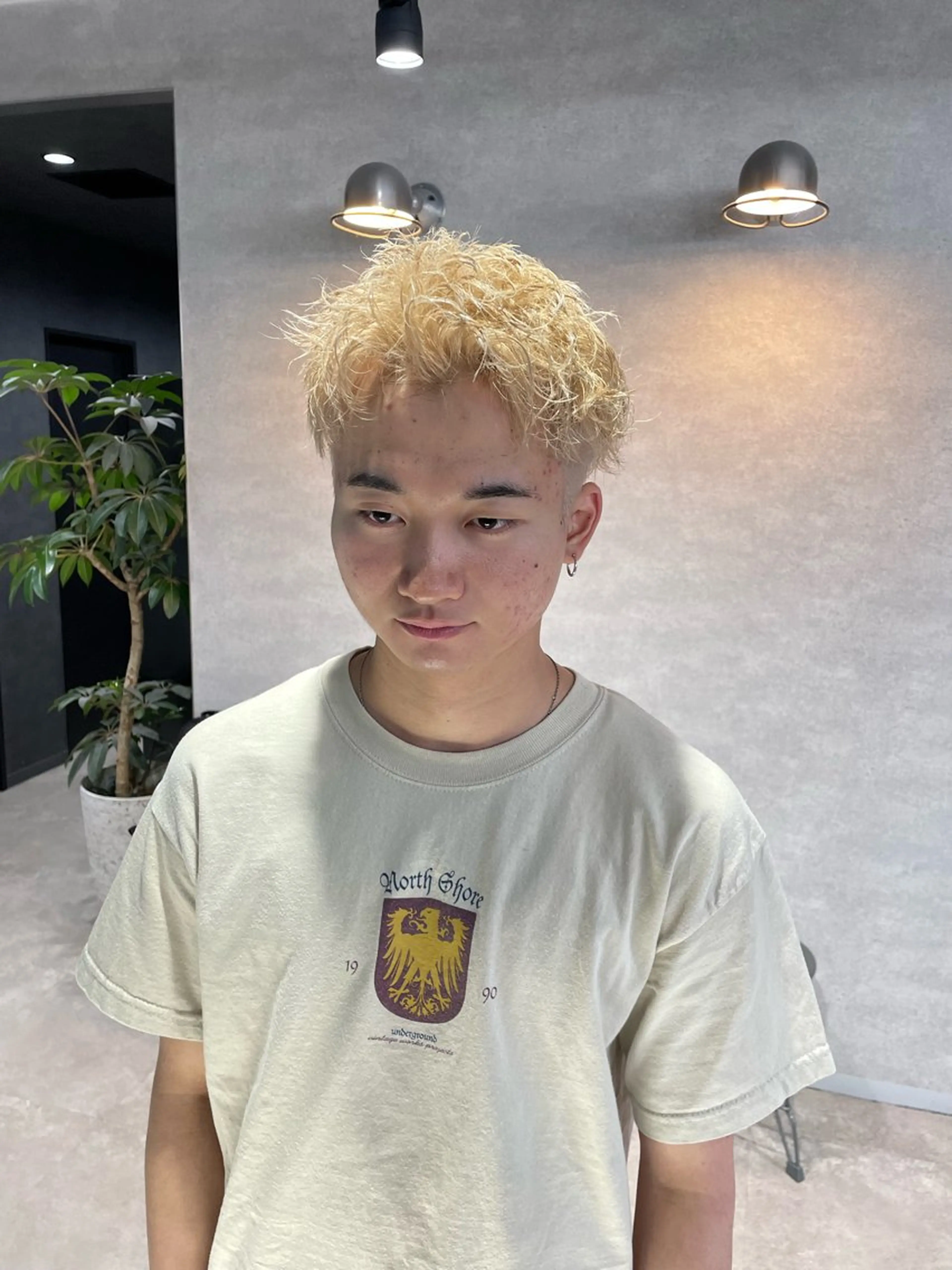 ショート カラー メンズ メンズハイトーン スパイキーショート ハイトーンカラー ショートヘア カット ヘアカラー 垢抜けハイトーン☀／ 笑顔の美容師／しゅんのヘアスタイル