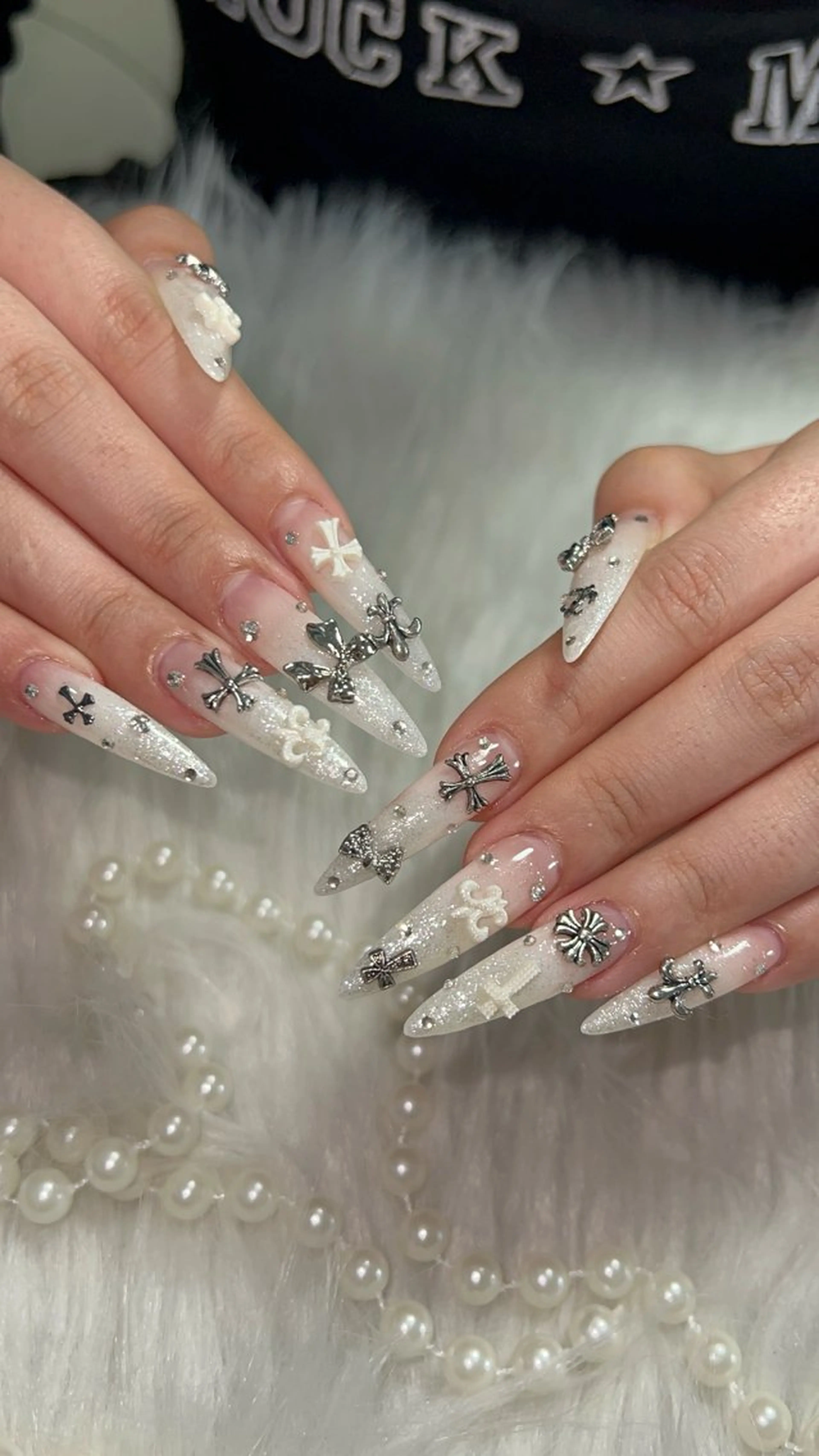 ネイル オーロラネイル クリアネイル フラッシュネイル ジェルネイル グラデーション ハンドネイル Amee Nail Salonのネイルデザイン